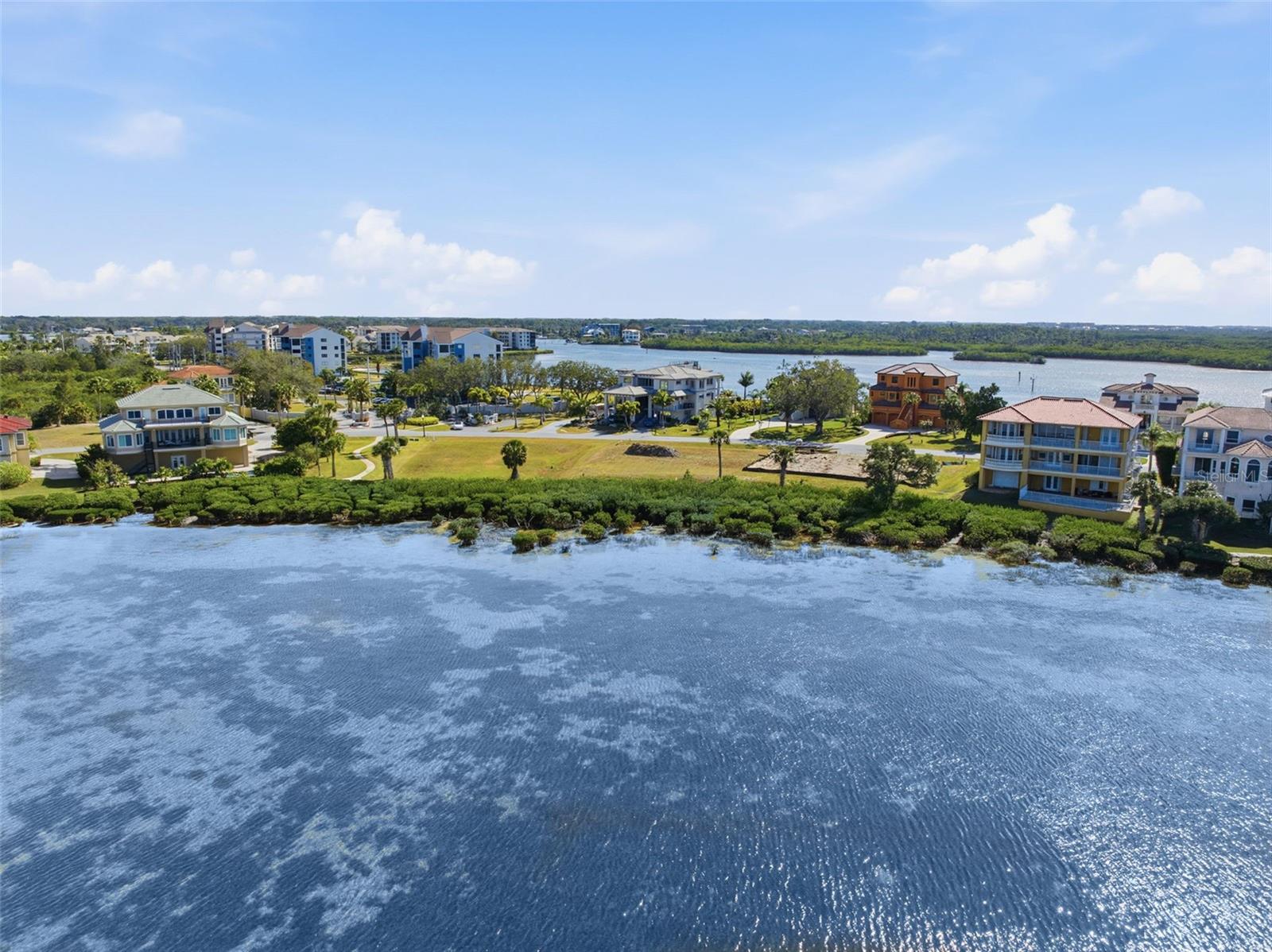 25 HARBORPOINTE DR, PORT RICHEY, FL, 34668