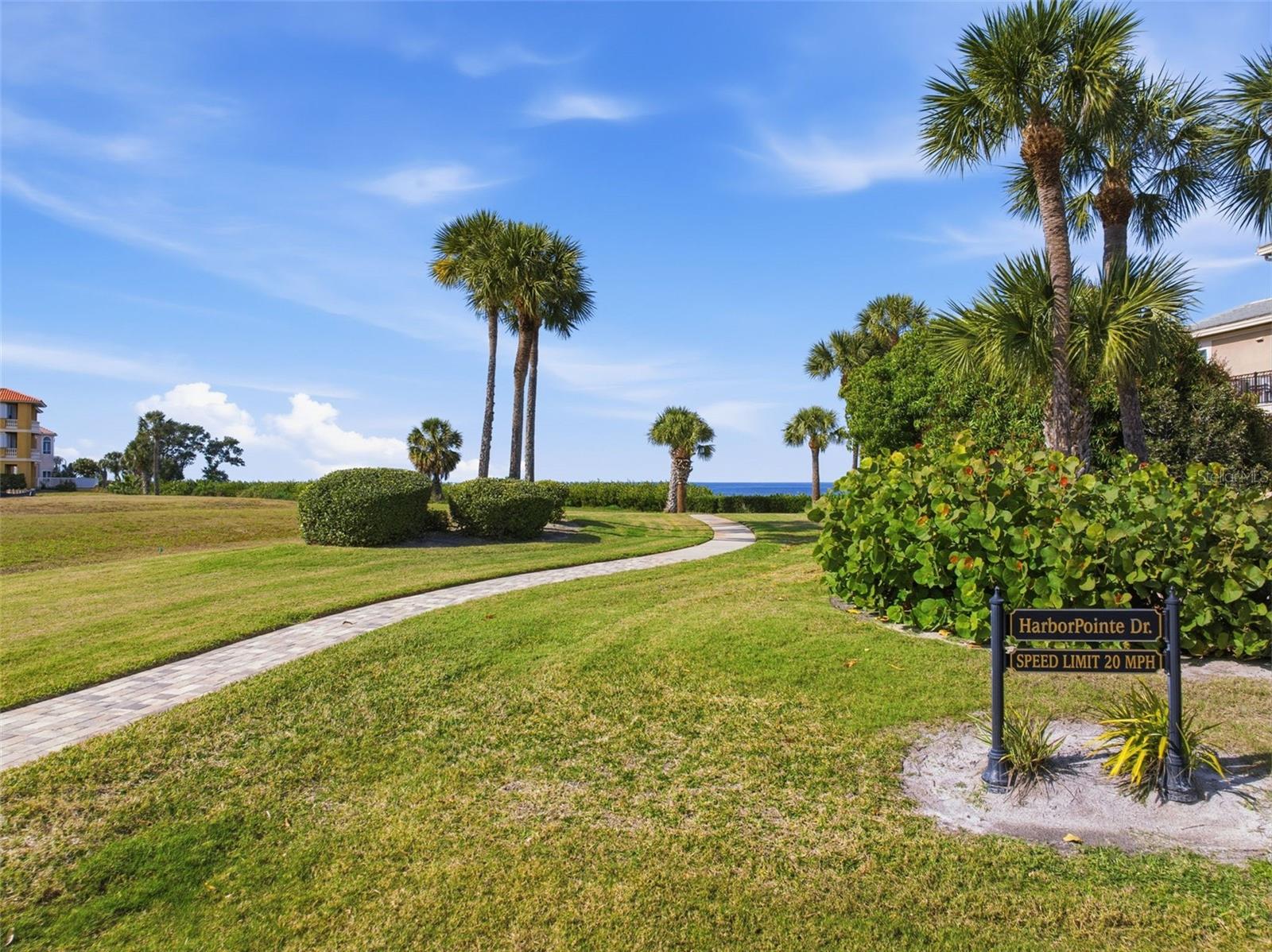 25 HARBORPOINTE DR, PORT RICHEY, FL, 34668