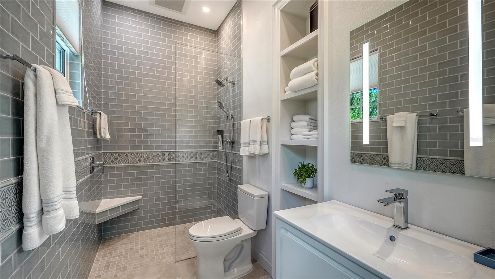 A4684805 Property Photo