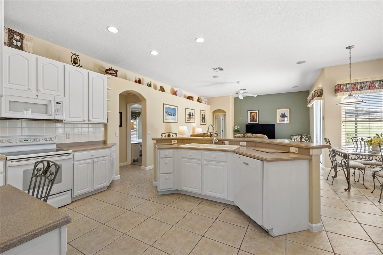 540 PRESTWICK DR, DAVENPORT, FL, 33897