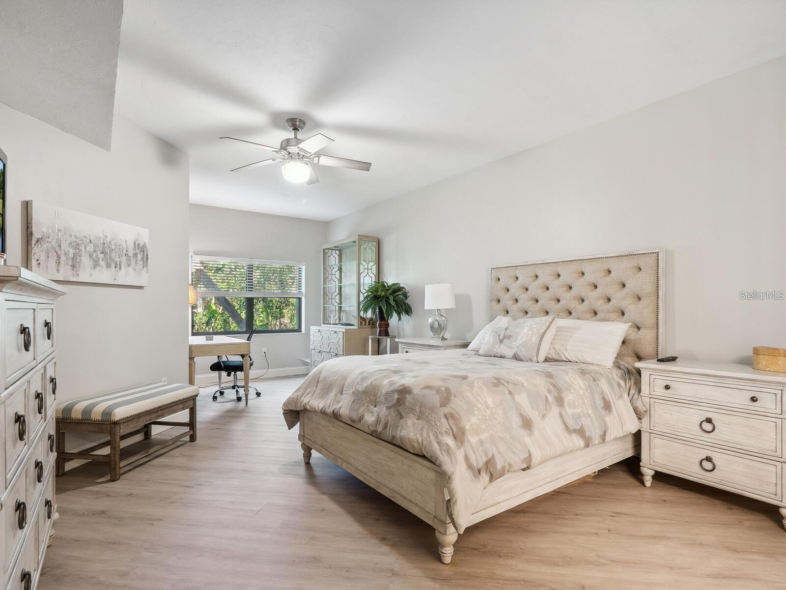 1680 STARLING DR #101, SARASOTA, FL, 34231