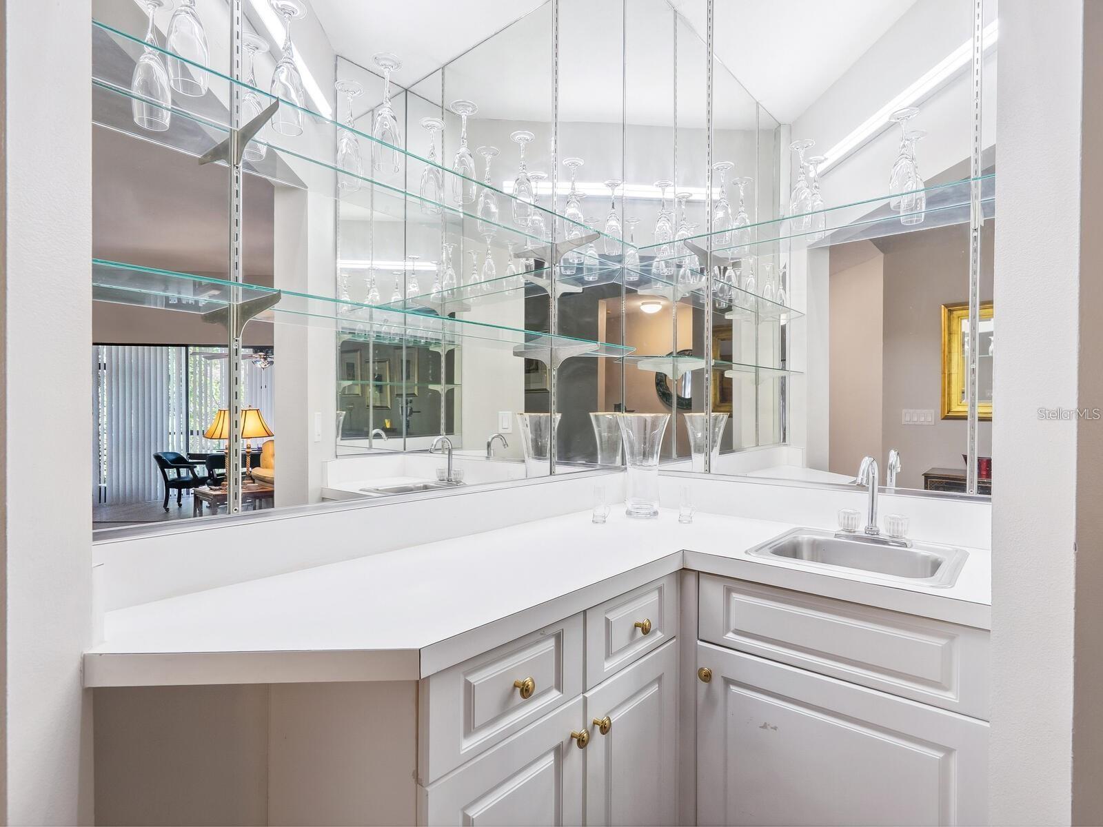 1680 STARLING DR #101, SARASOTA, FL, 34231