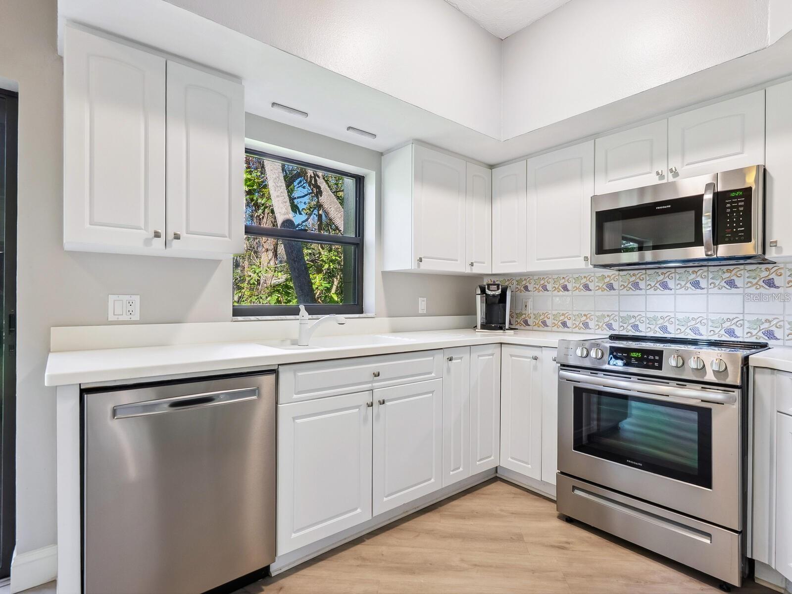 1680 STARLING DR #101, SARASOTA, FL, 34231