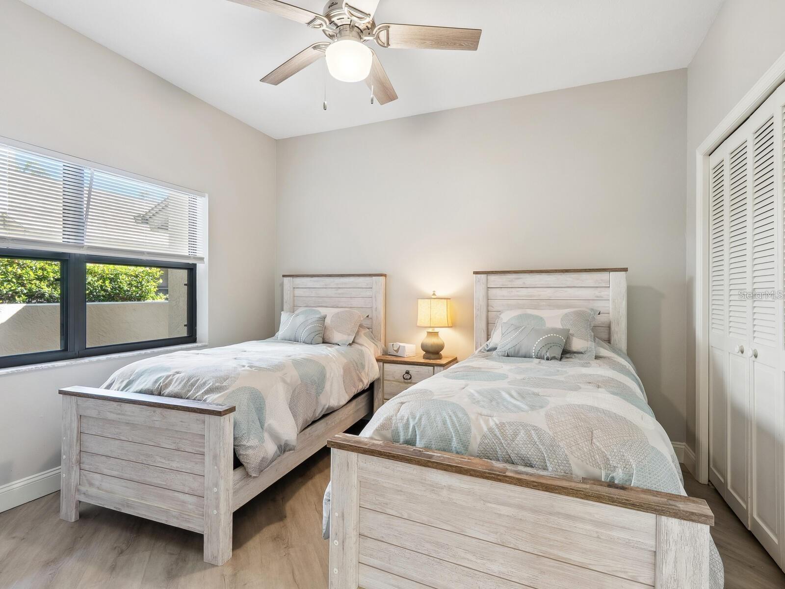 1680 STARLING DR #101, SARASOTA, FL, 34231