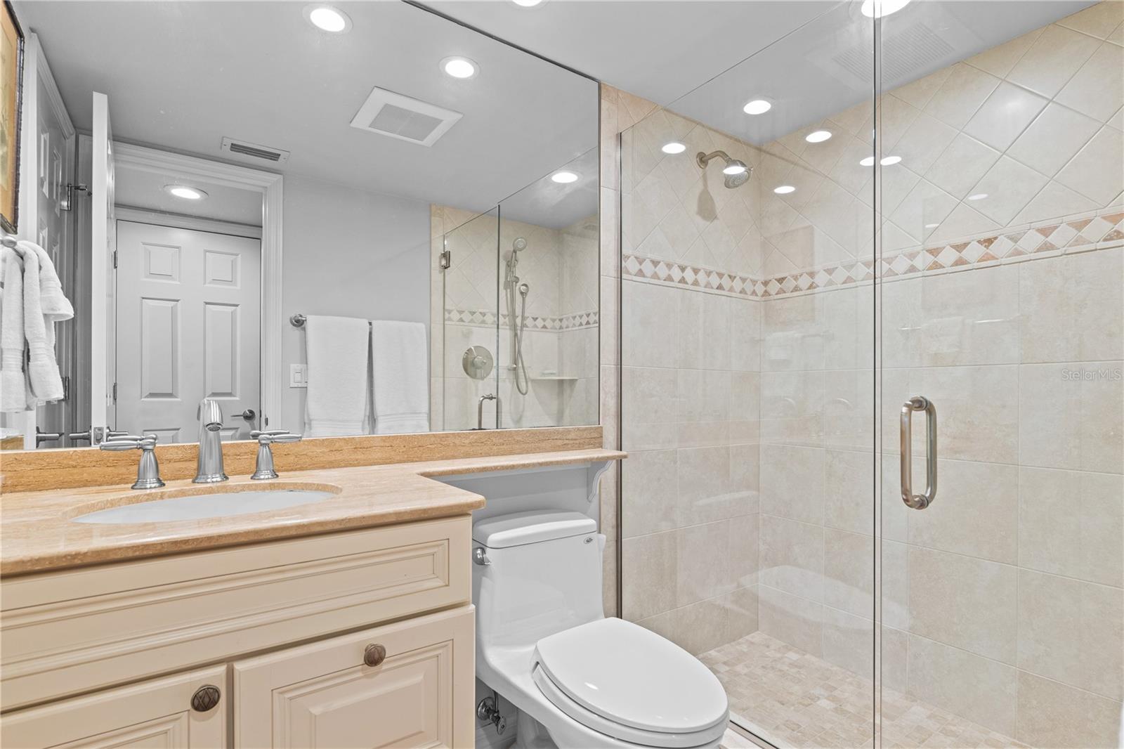 26 TIDY ISLAND BLVD, BRADENTON, FL, 34210