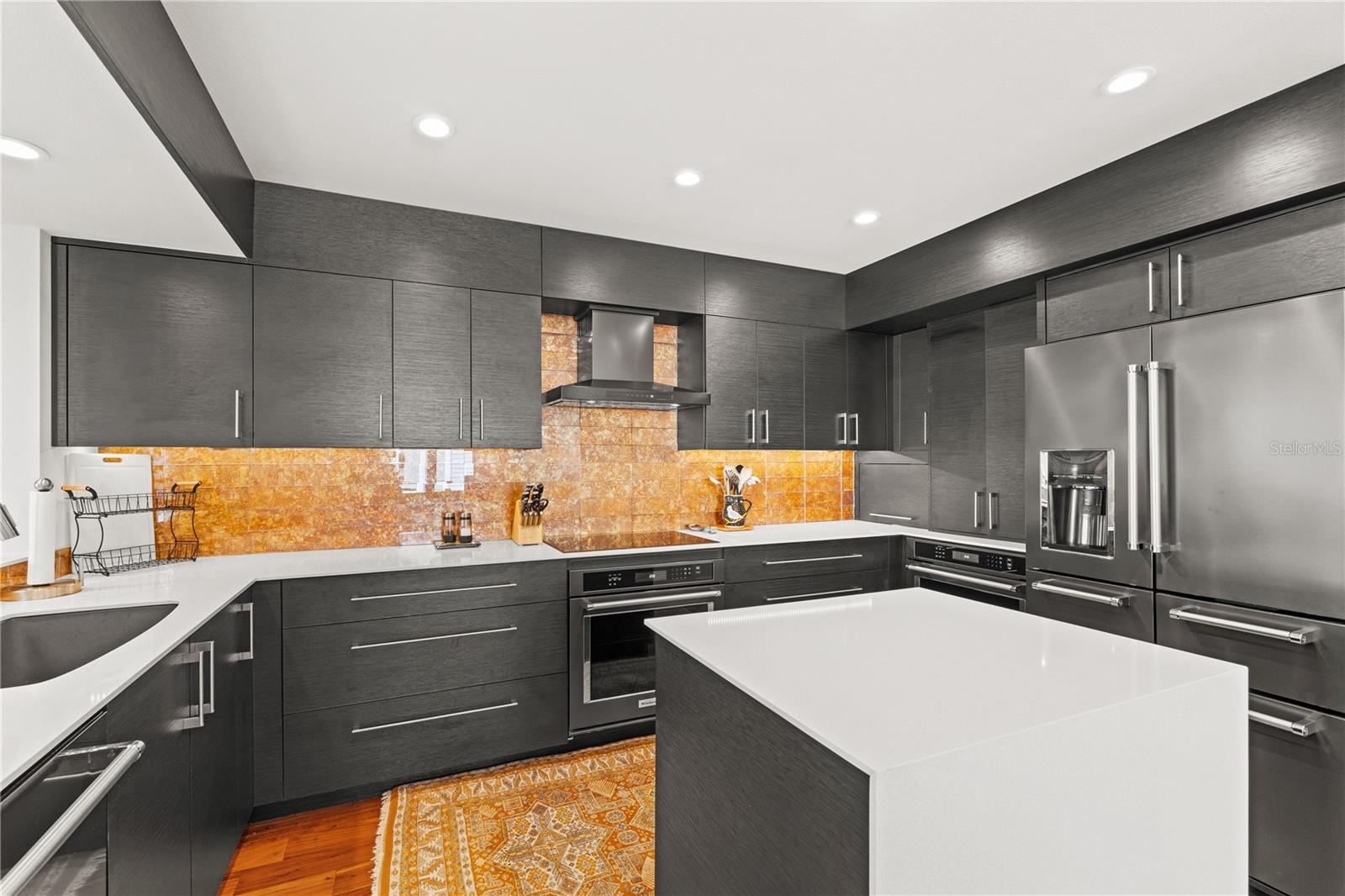 26 TIDY ISLAND BLVD, BRADENTON, FL, 34210