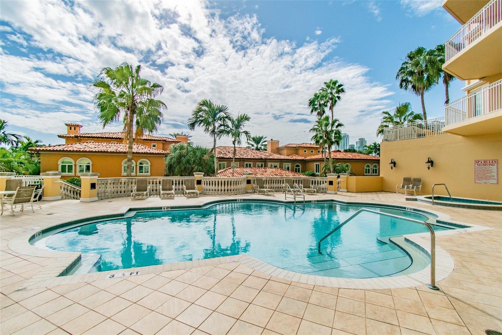 VINOY PLACE CONDO, ST PETERSBURG, FL, 33701