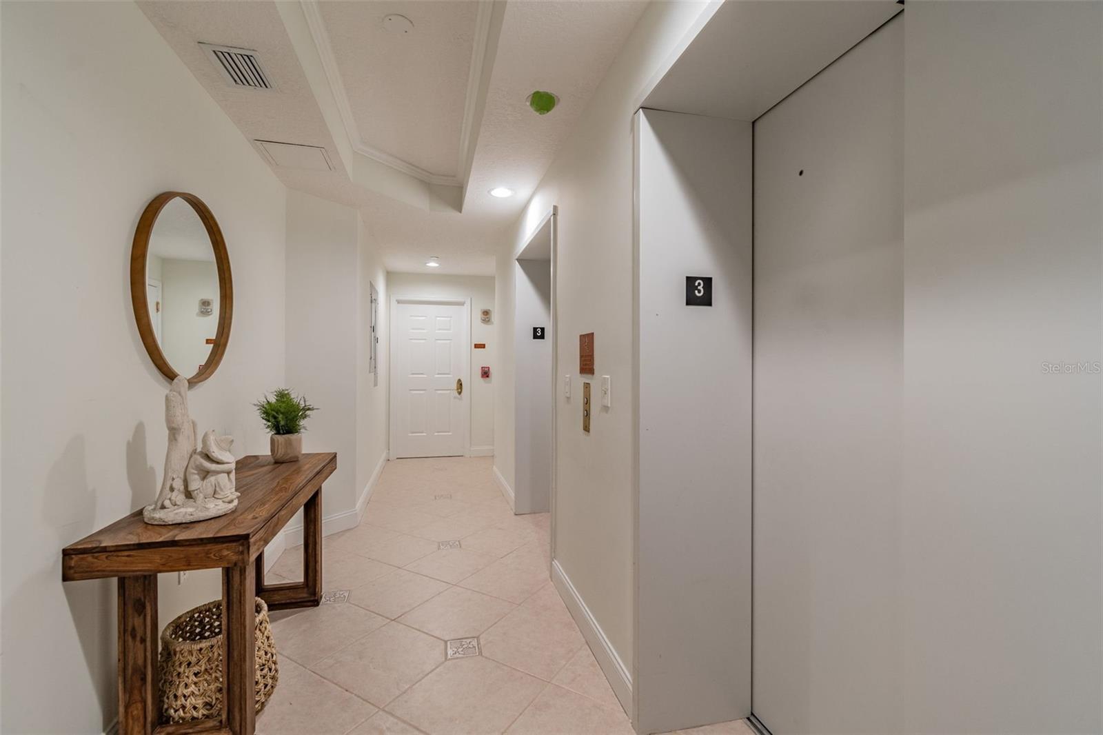 VINOY PLACE CONDO, ST PETERSBURG, FL, 33701