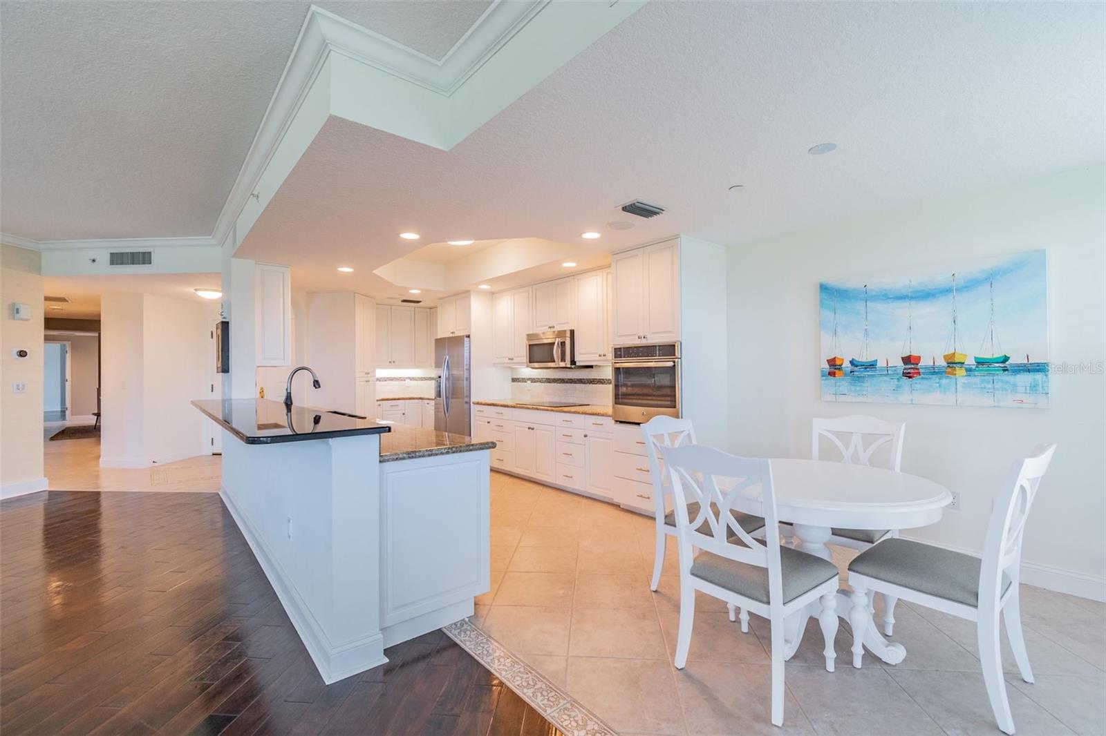 VINOY PLACE CONDO, ST PETERSBURG, FL, 33701