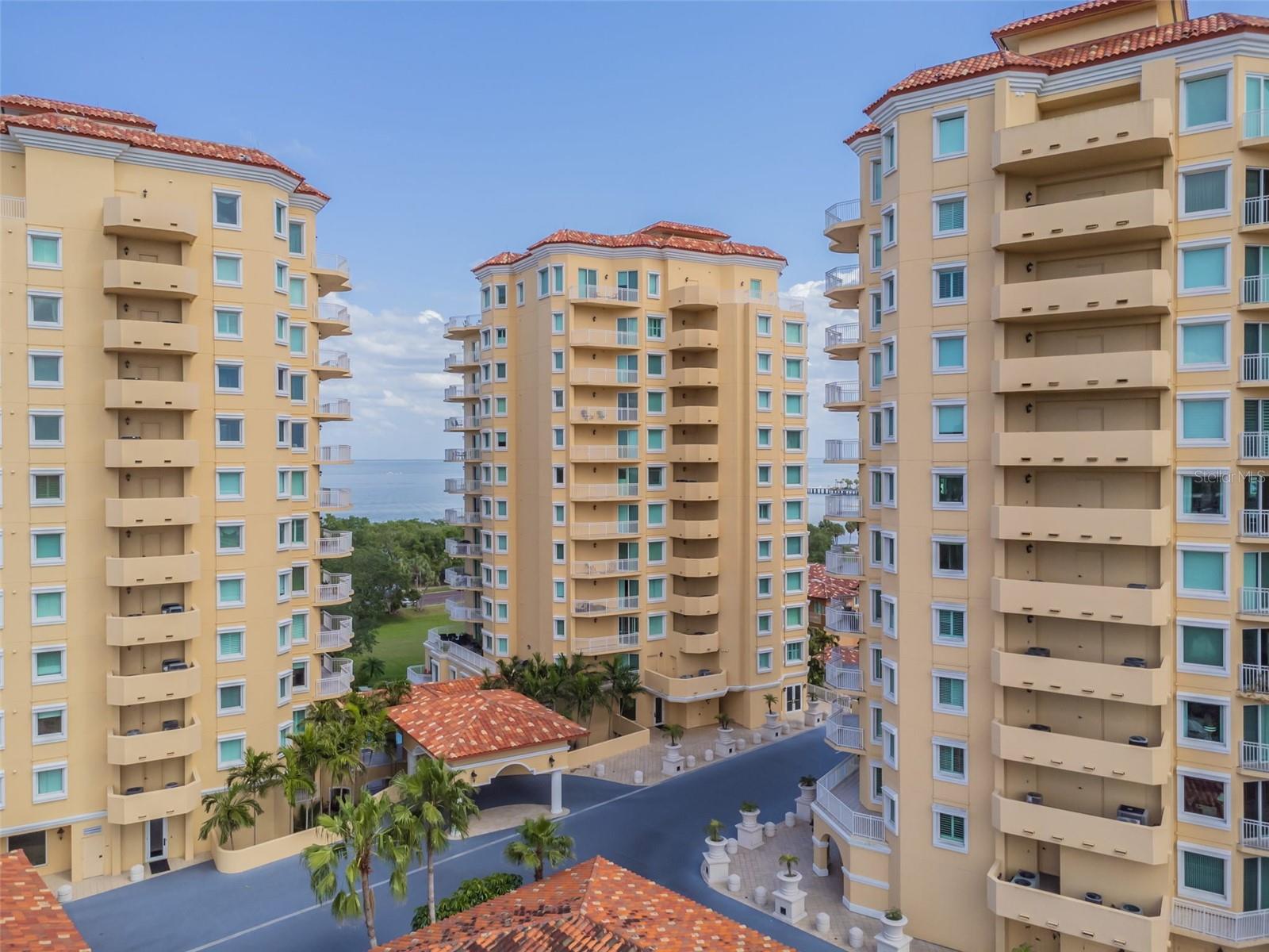 VINOY PLACE CONDO, ST PETERSBURG, FL, 33701