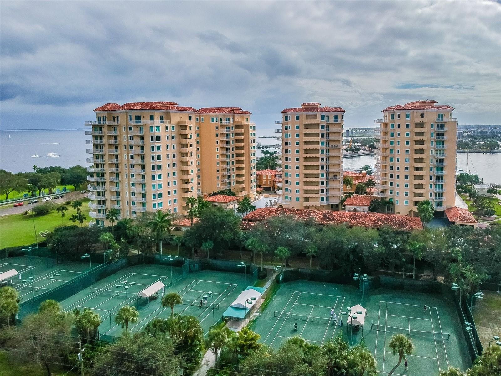 VINOY PLACE CONDO, ST PETERSBURG, FL, 33701
