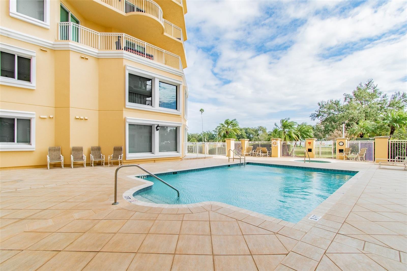 VINOY PLACE CONDO, ST PETERSBURG, FL, 33701