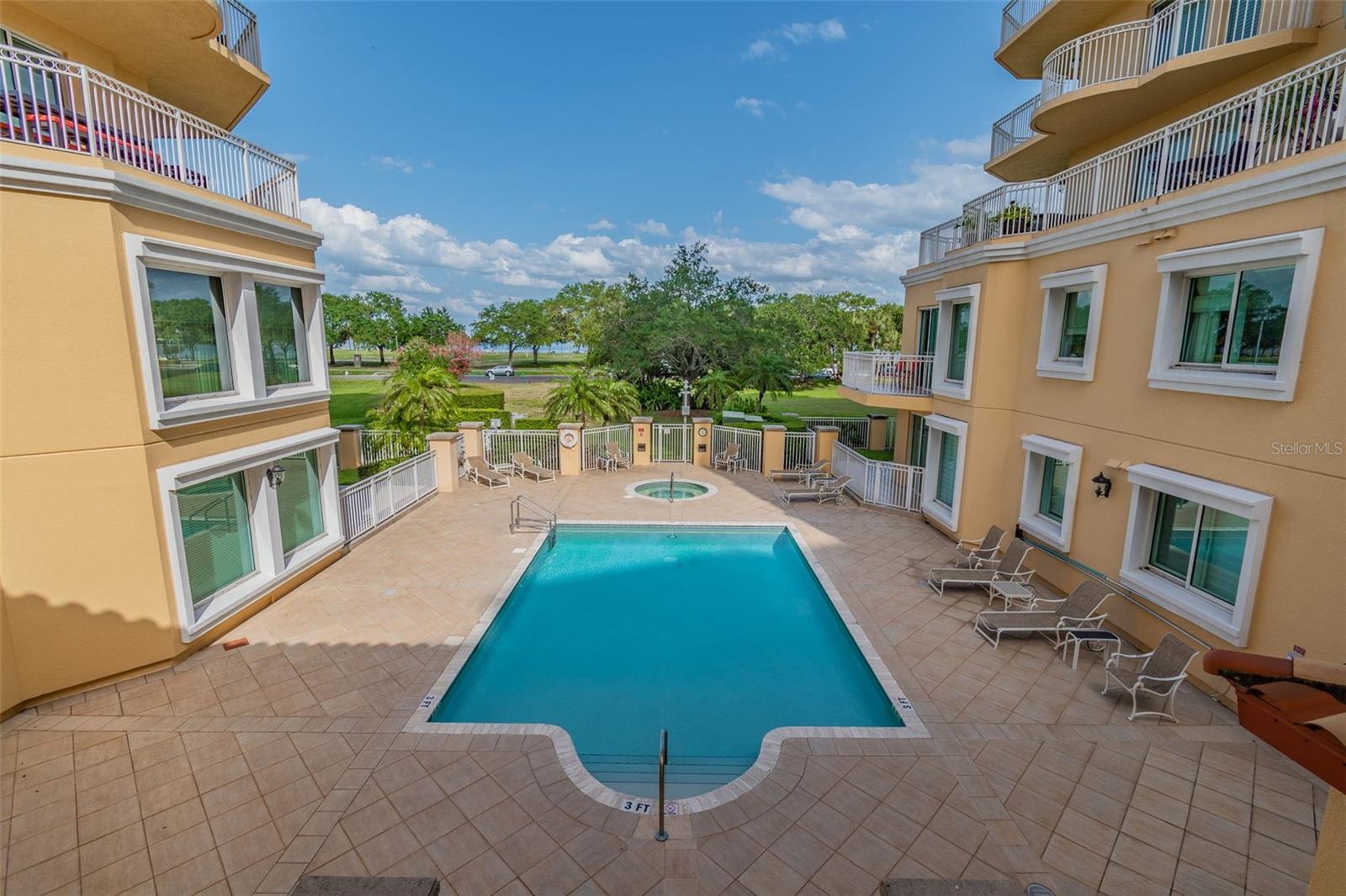 VINOY PLACE CONDO, ST PETERSBURG, FL, 33701
