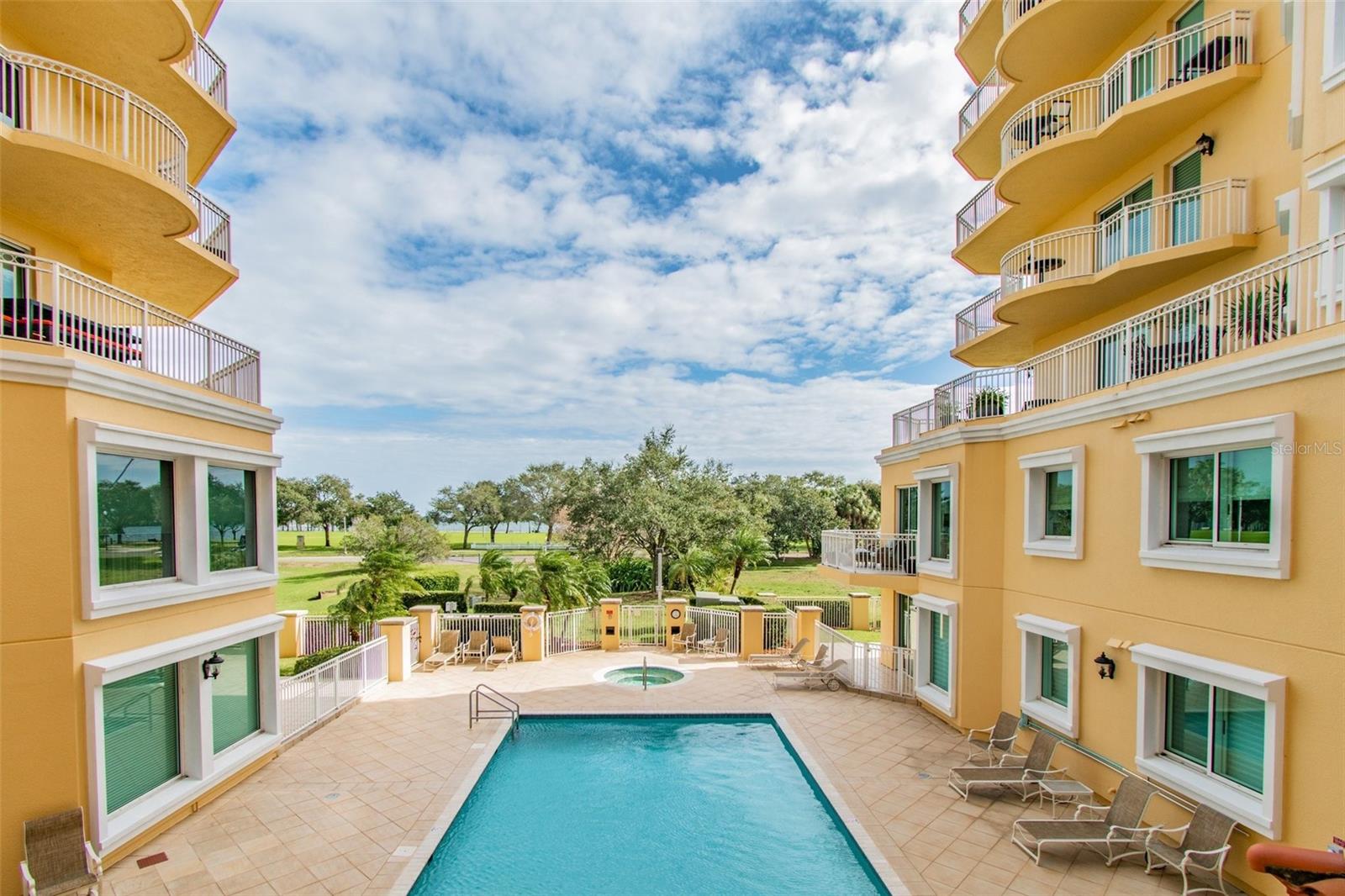 VINOY PLACE CONDO, ST PETERSBURG, FL, 33701