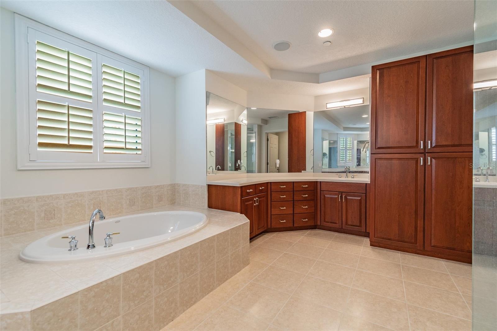 VINOY PLACE CONDO, ST PETERSBURG, FL, 33701