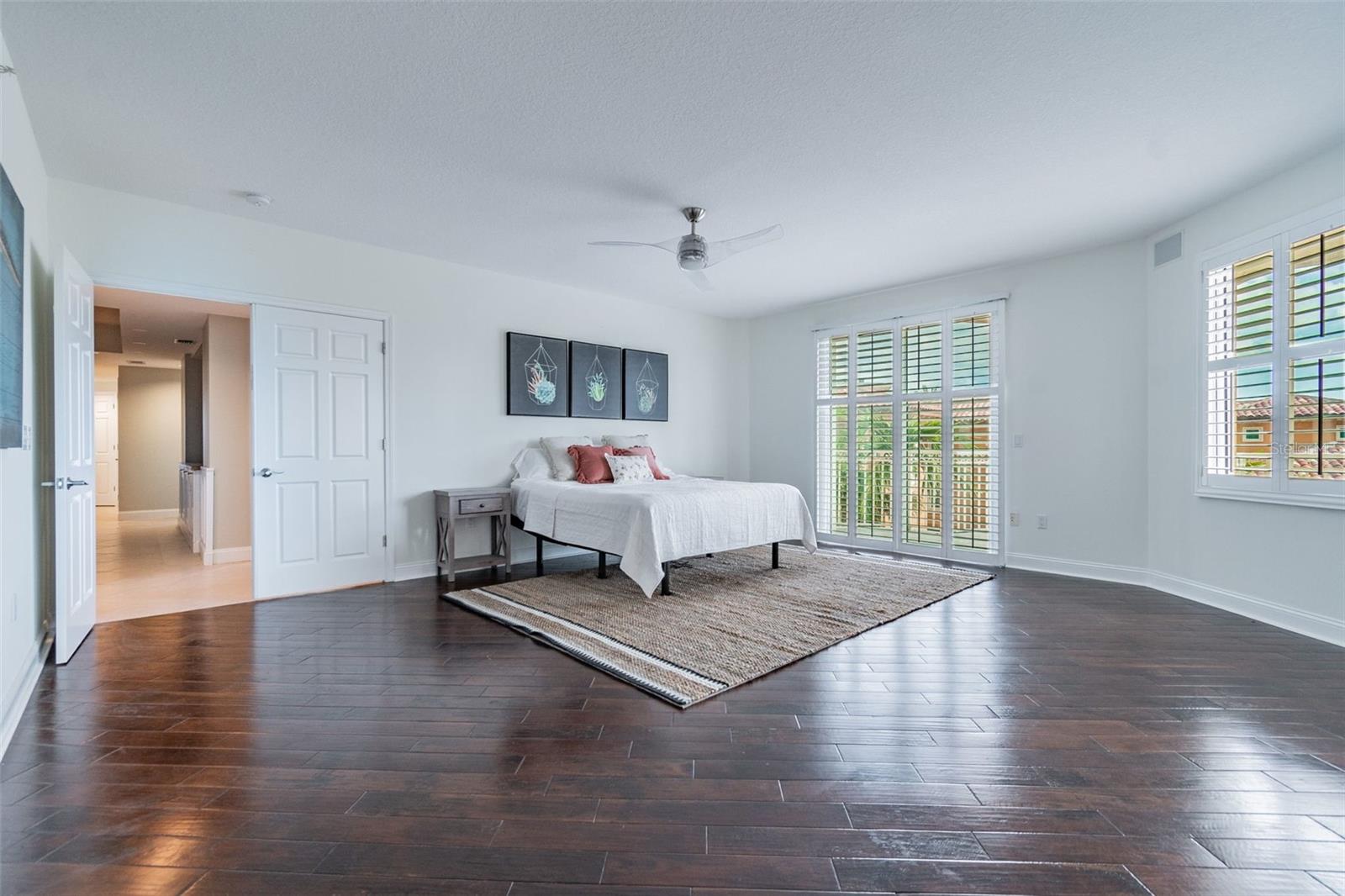VINOY PLACE CONDO, ST PETERSBURG, FL, 33701