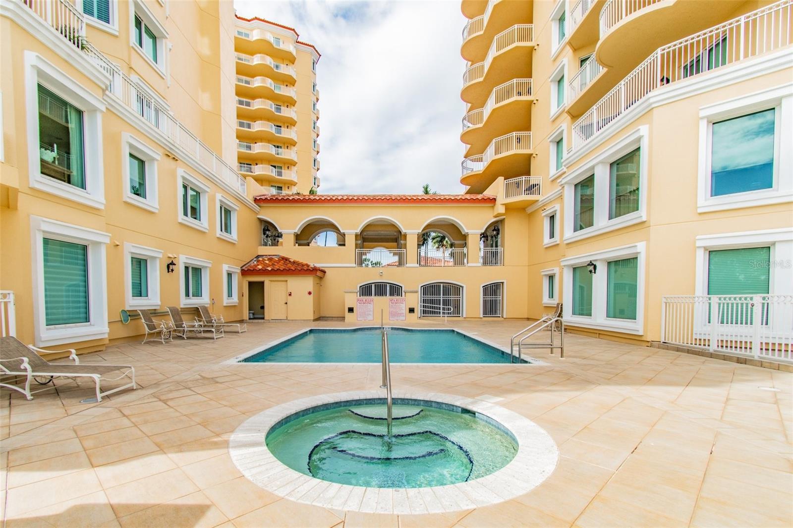 VINOY PLACE CONDO, ST PETERSBURG, FL, 33701