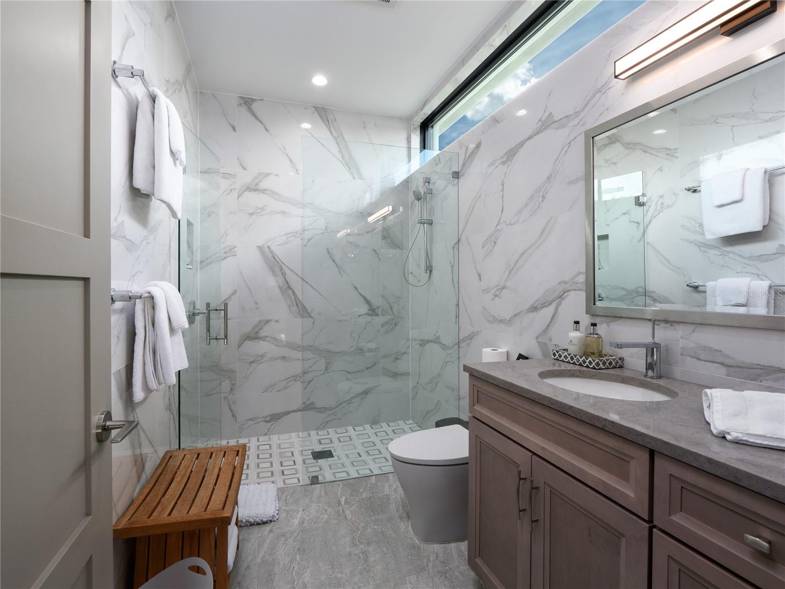 OM720047 Property Photo