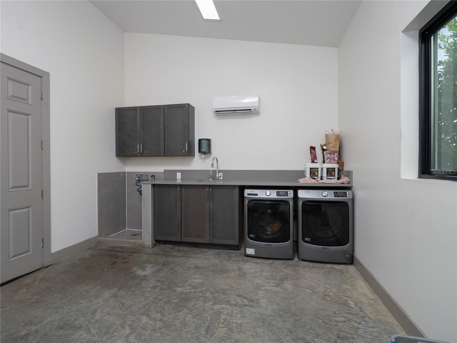 OM720047 Property Photo