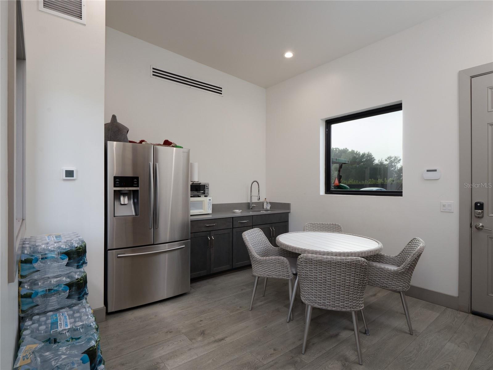 OM720047 Property Photo