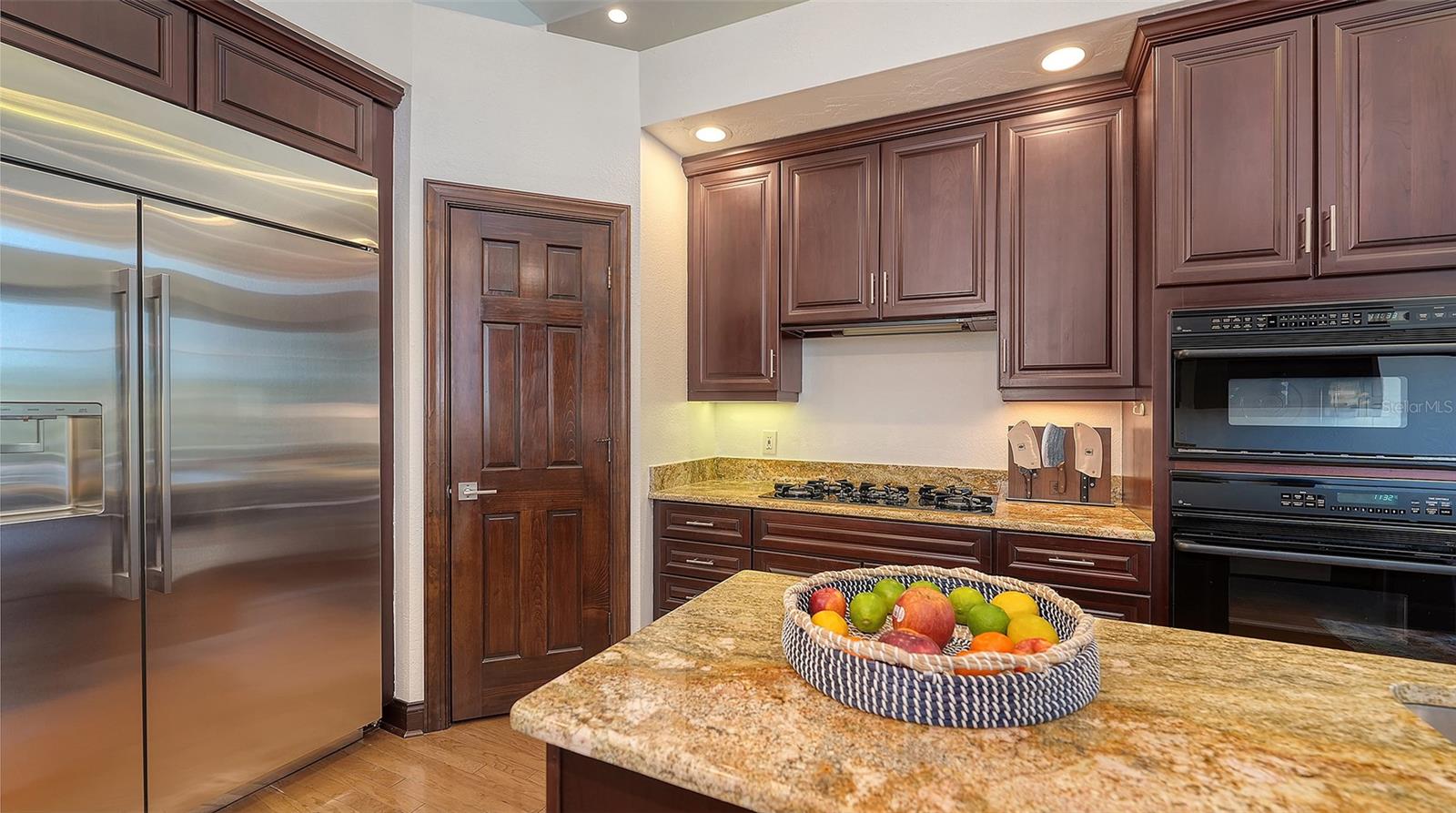 3511 FAIR OAKS CT, LONGBOAT KEY, FL, 34228