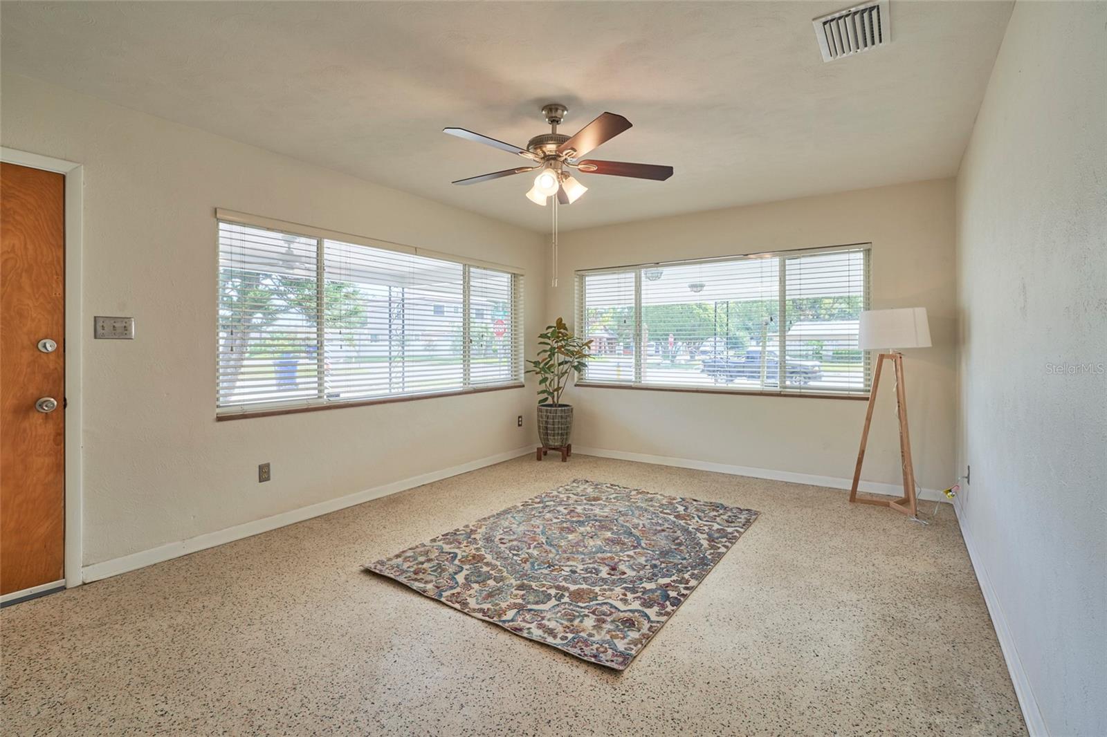 3302 W GRAY ST, TAMPA, FL, 33609