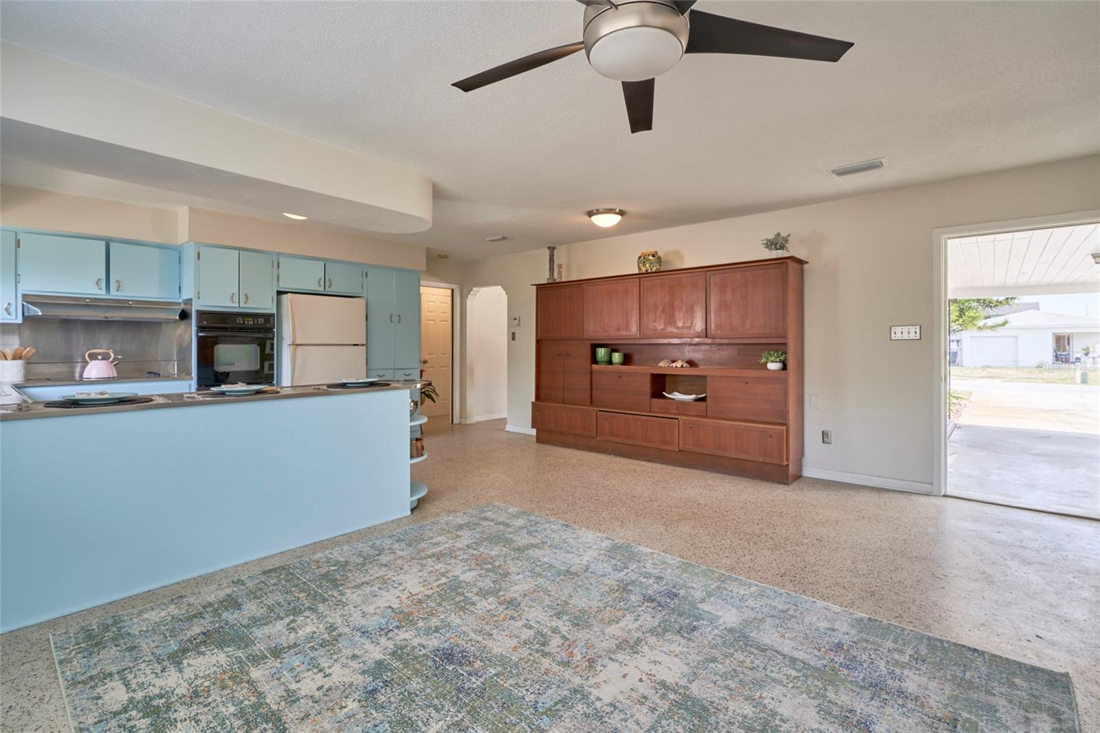 3302 W GRAY ST, TAMPA, FL, 33609