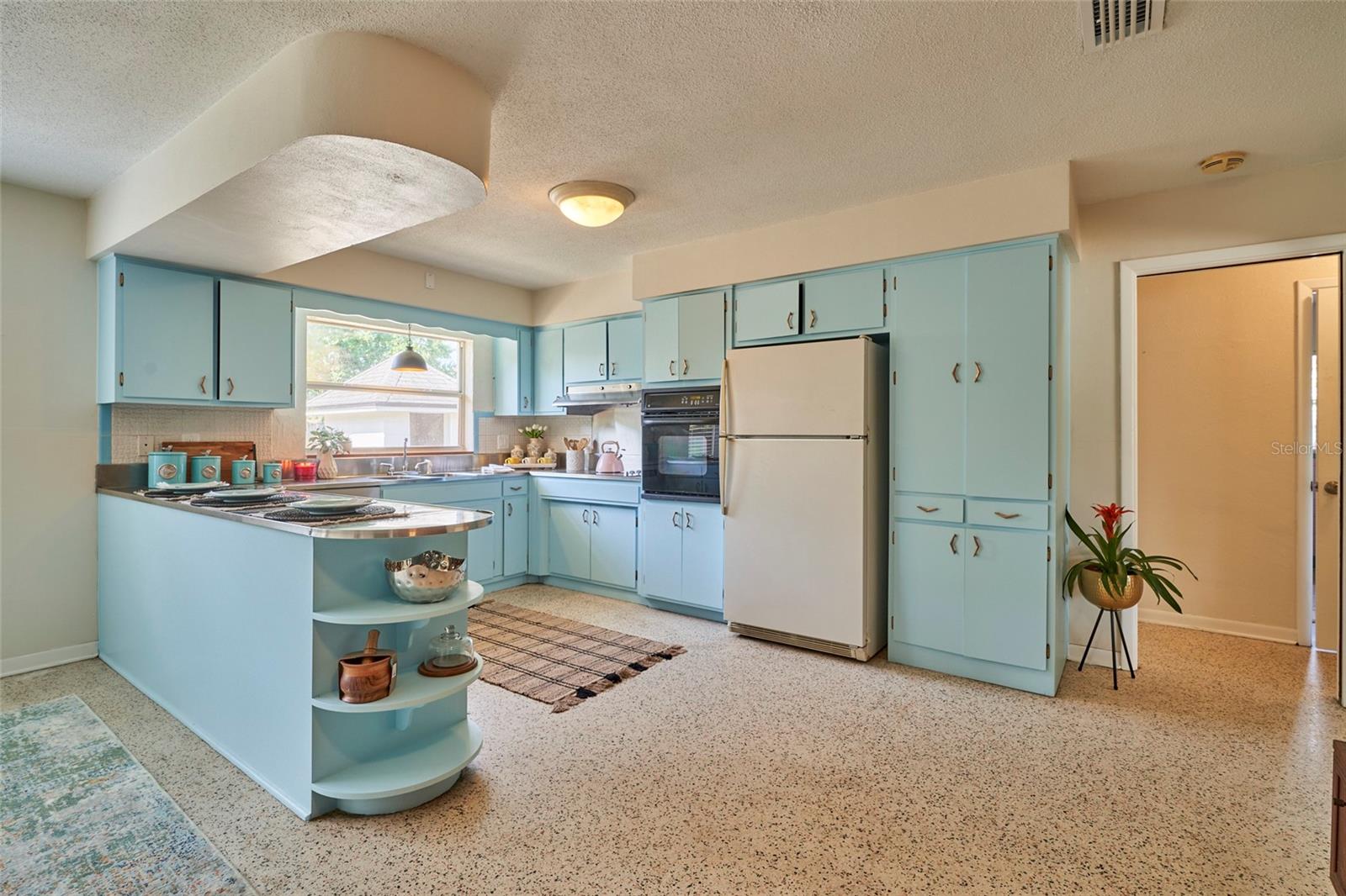 3302 W GRAY ST, TAMPA, FL, 33609