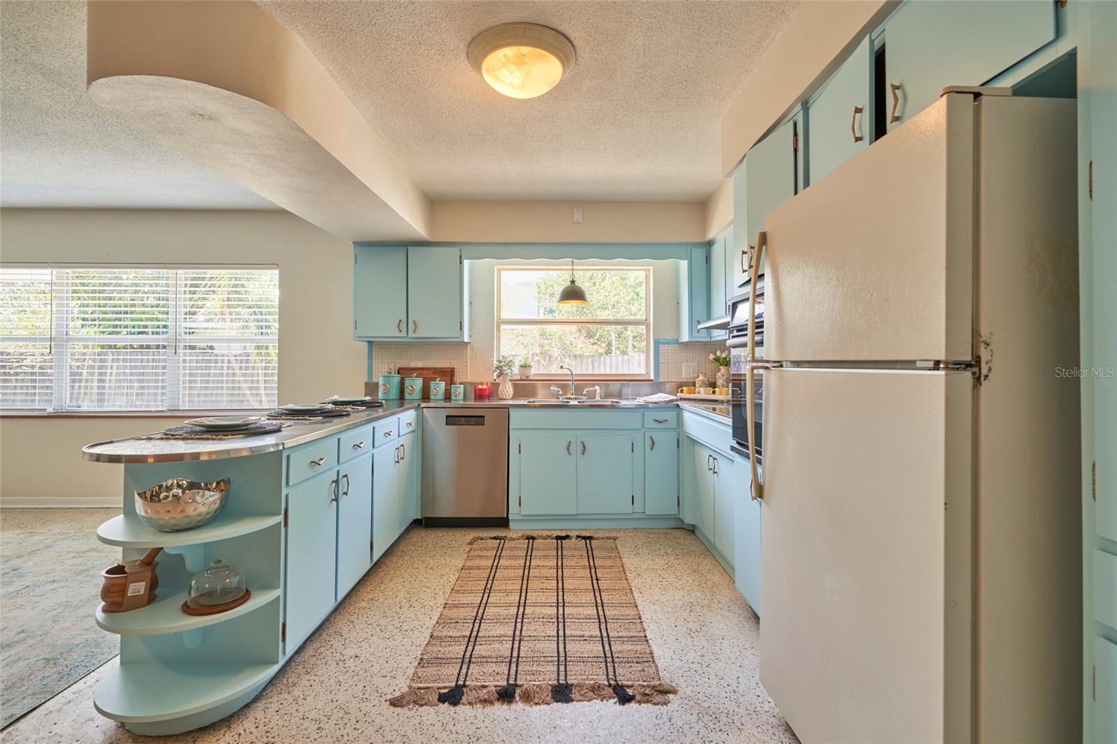 3302 W GRAY ST, TAMPA, FL, 33609