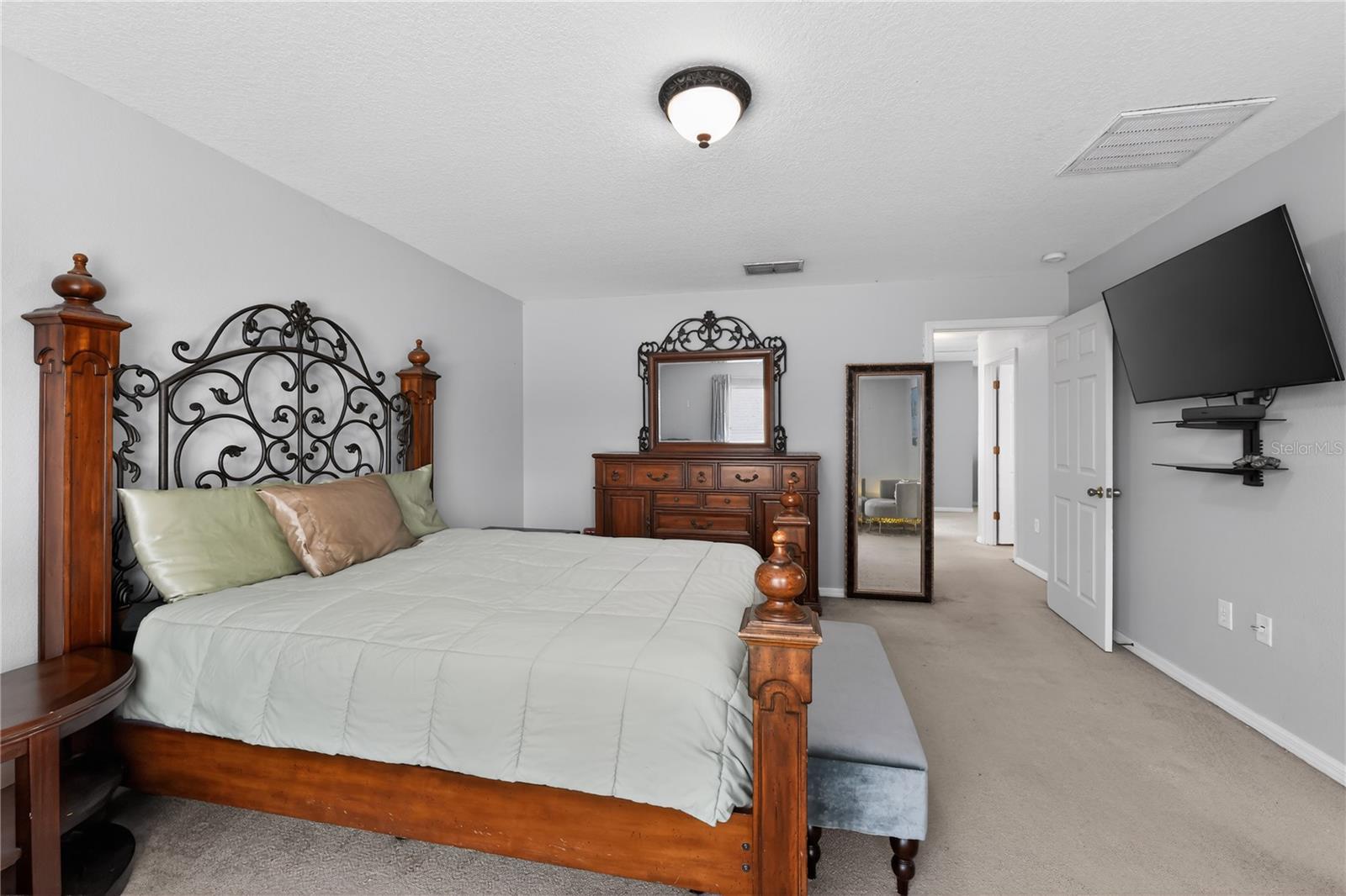 MASTER BEDROOM