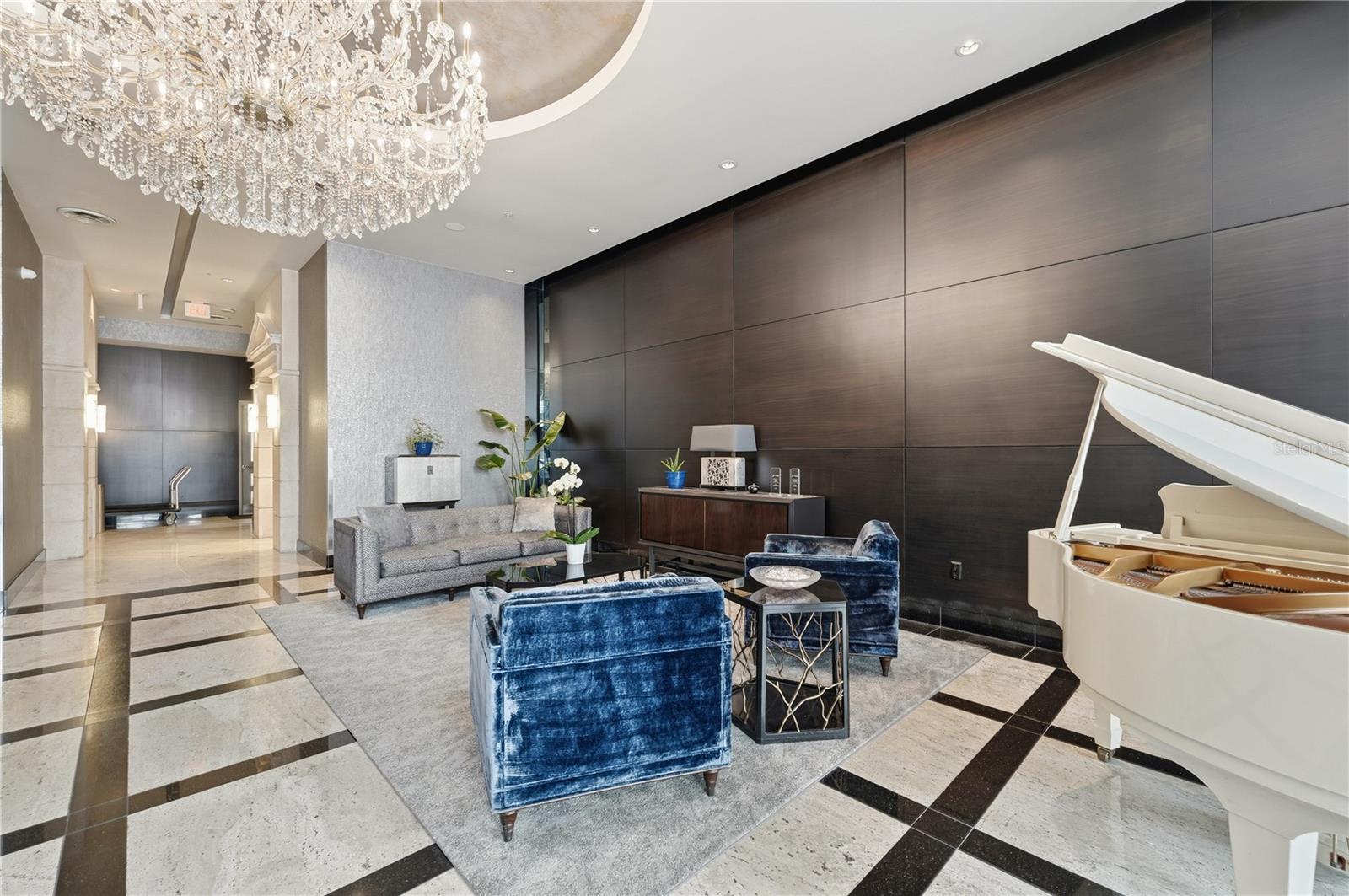 100 S EOLA DR #1214, ORLANDO, FL, 32801