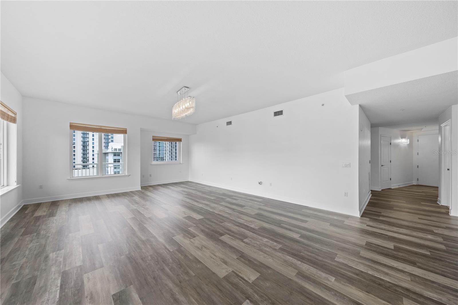 100 S EOLA DR #1214, ORLANDO, FL, 32801