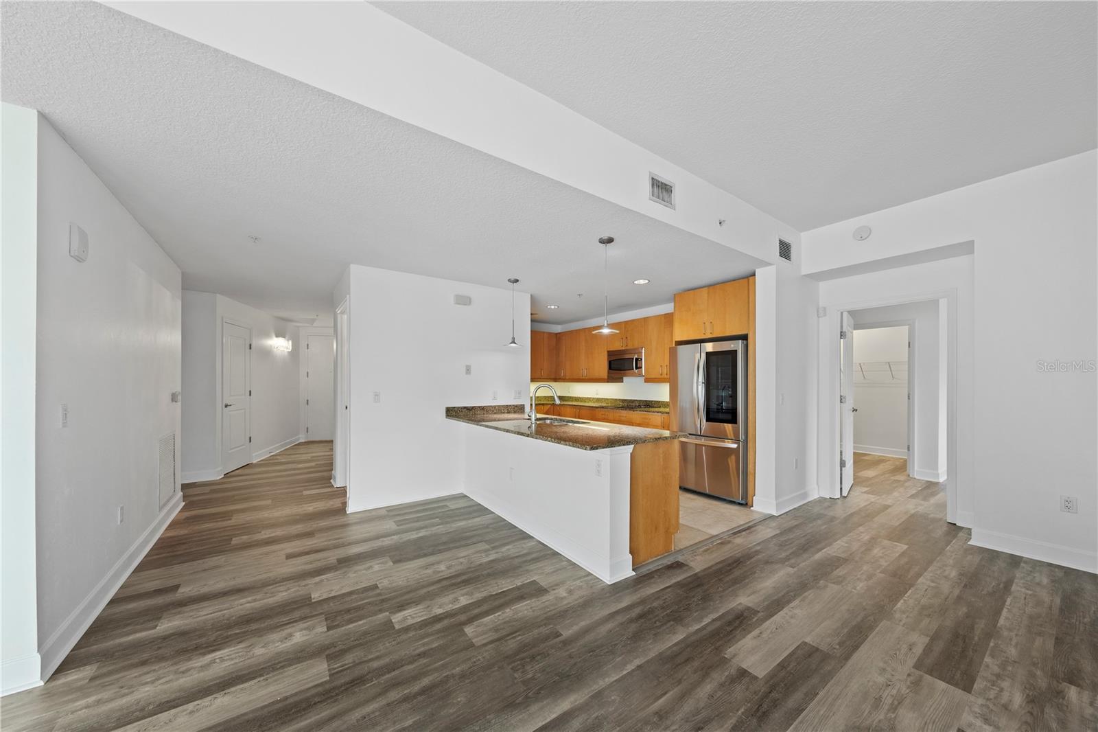 100 S EOLA DR #1214, ORLANDO, FL, 32801