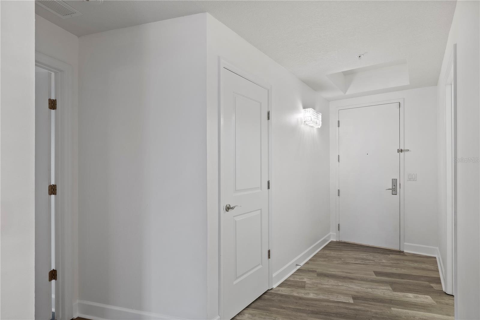 100 S EOLA DR #1214, ORLANDO, FL, 32801