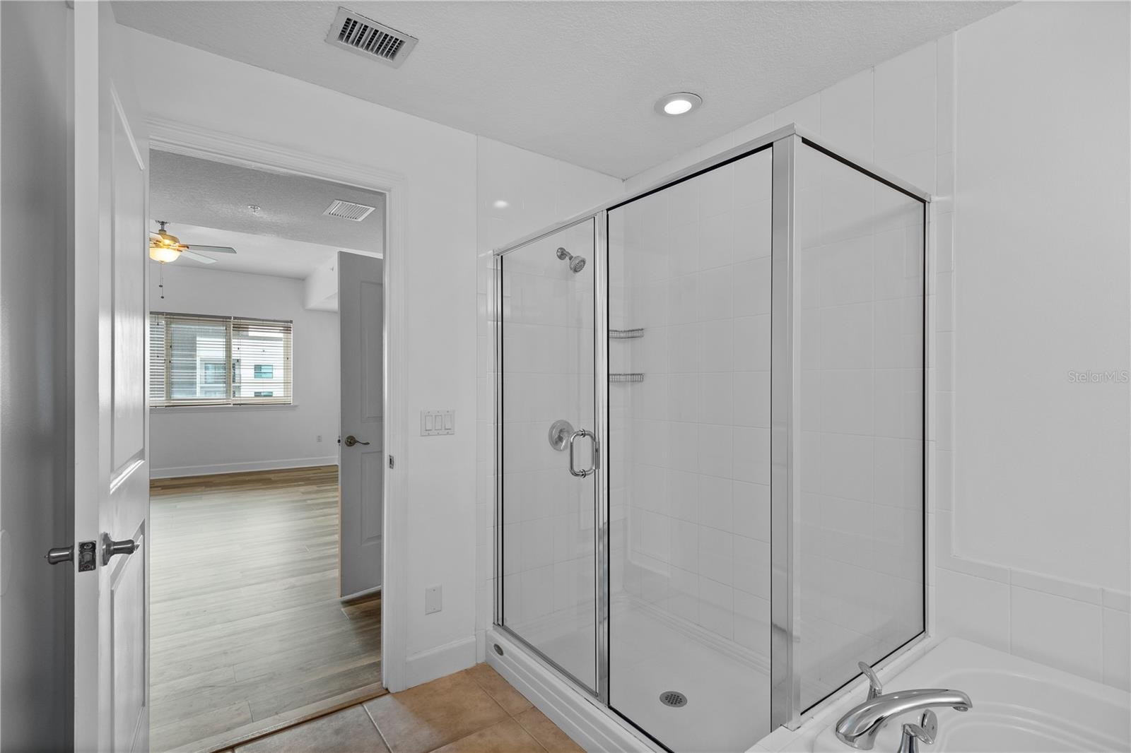 100 S EOLA DR #1214, ORLANDO, FL, 32801