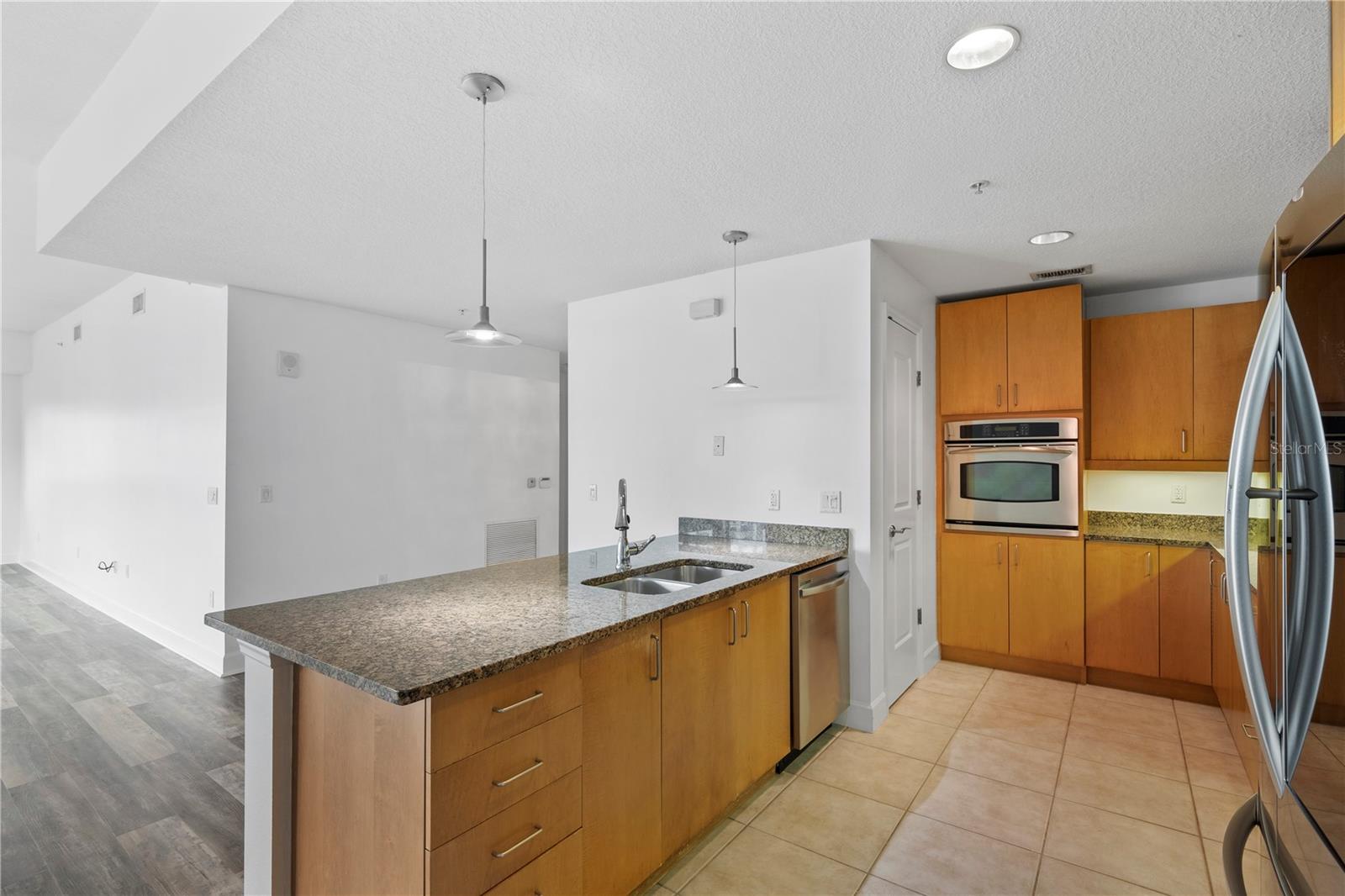 100 S EOLA DR #1214, ORLANDO, FL, 32801