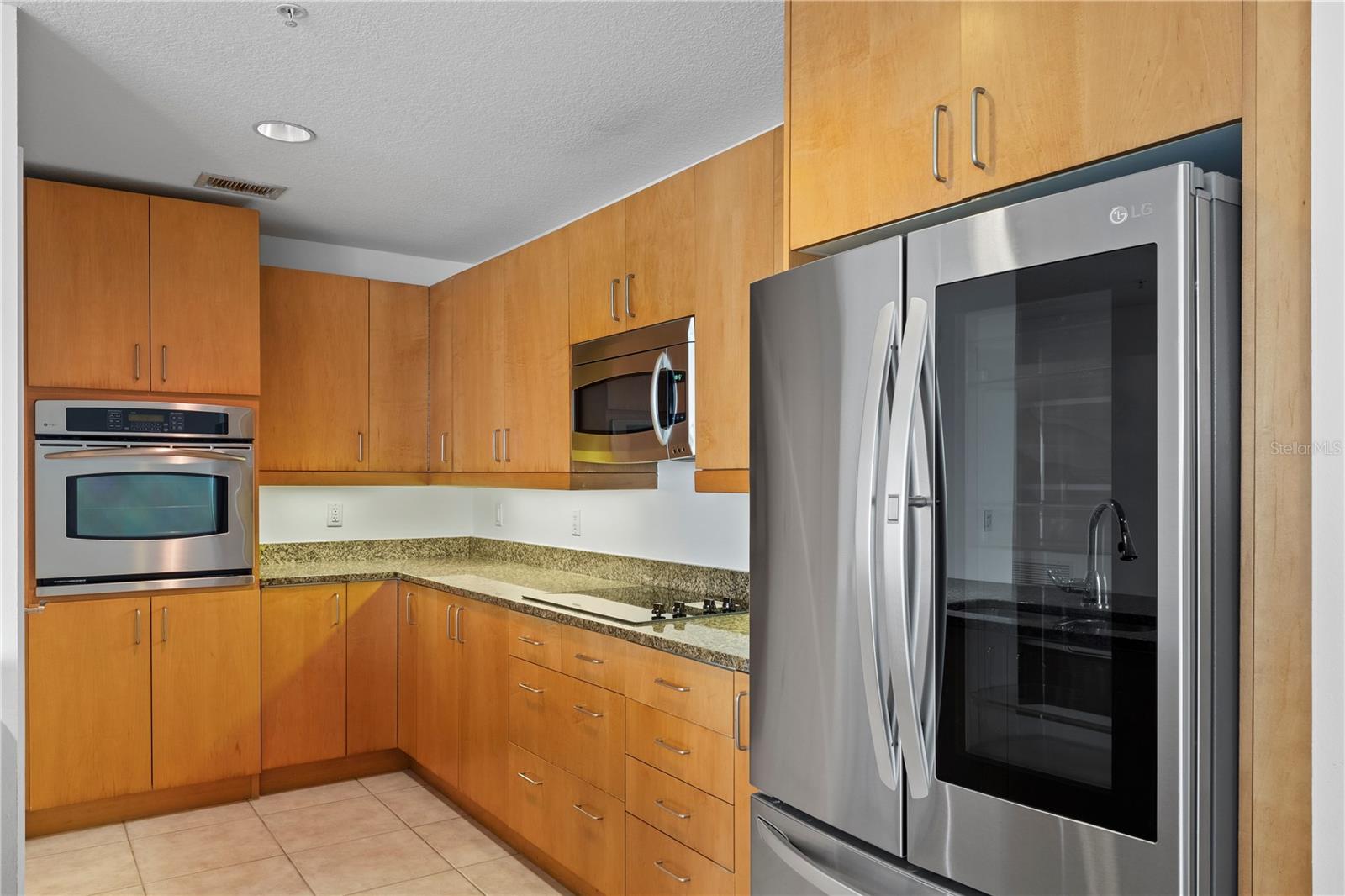 100 S EOLA DR #1214, ORLANDO, FL, 32801