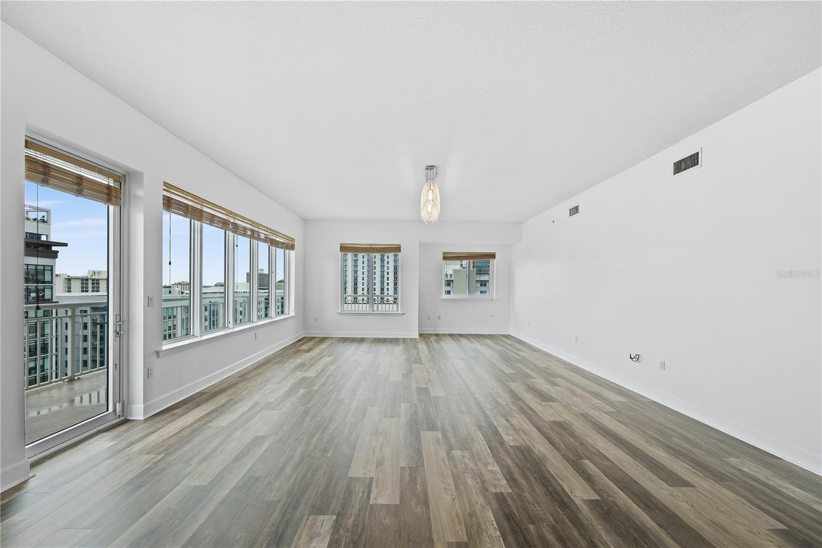 100 S EOLA DR #1214, ORLANDO, FL, 32801