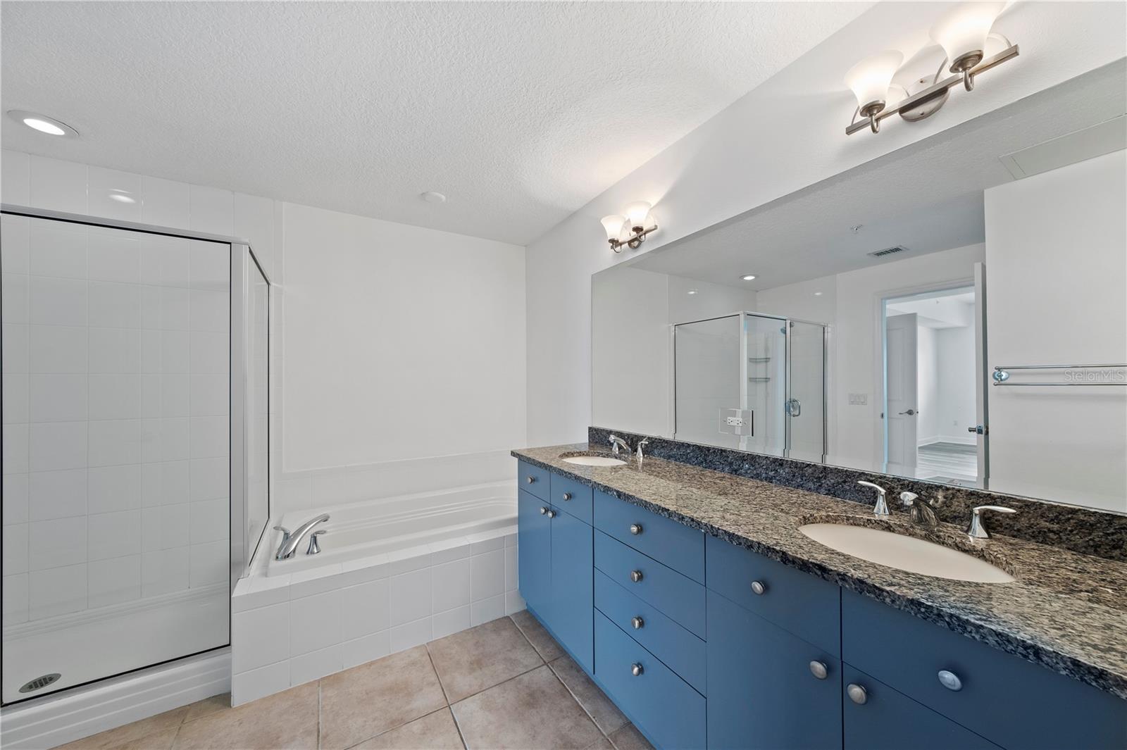 100 S EOLA DR #1214, ORLANDO, FL, 32801