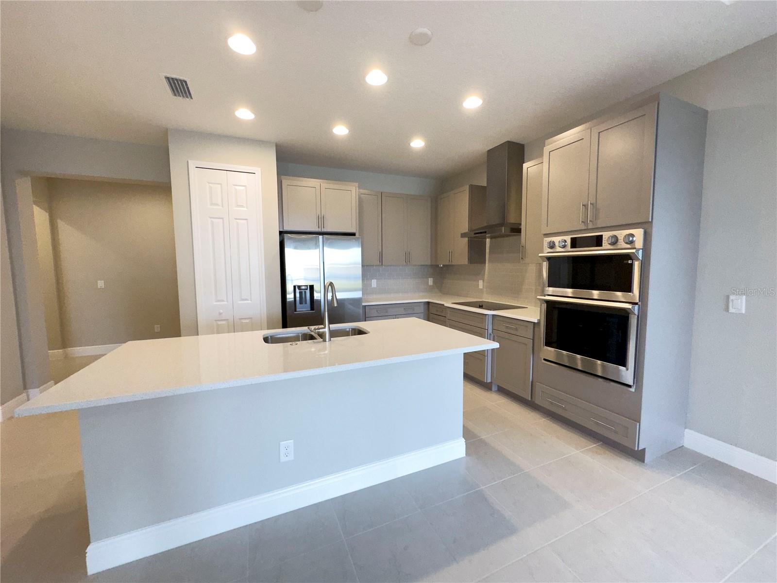 10509 KLEE AVE, BRADENTON, FL, 34212