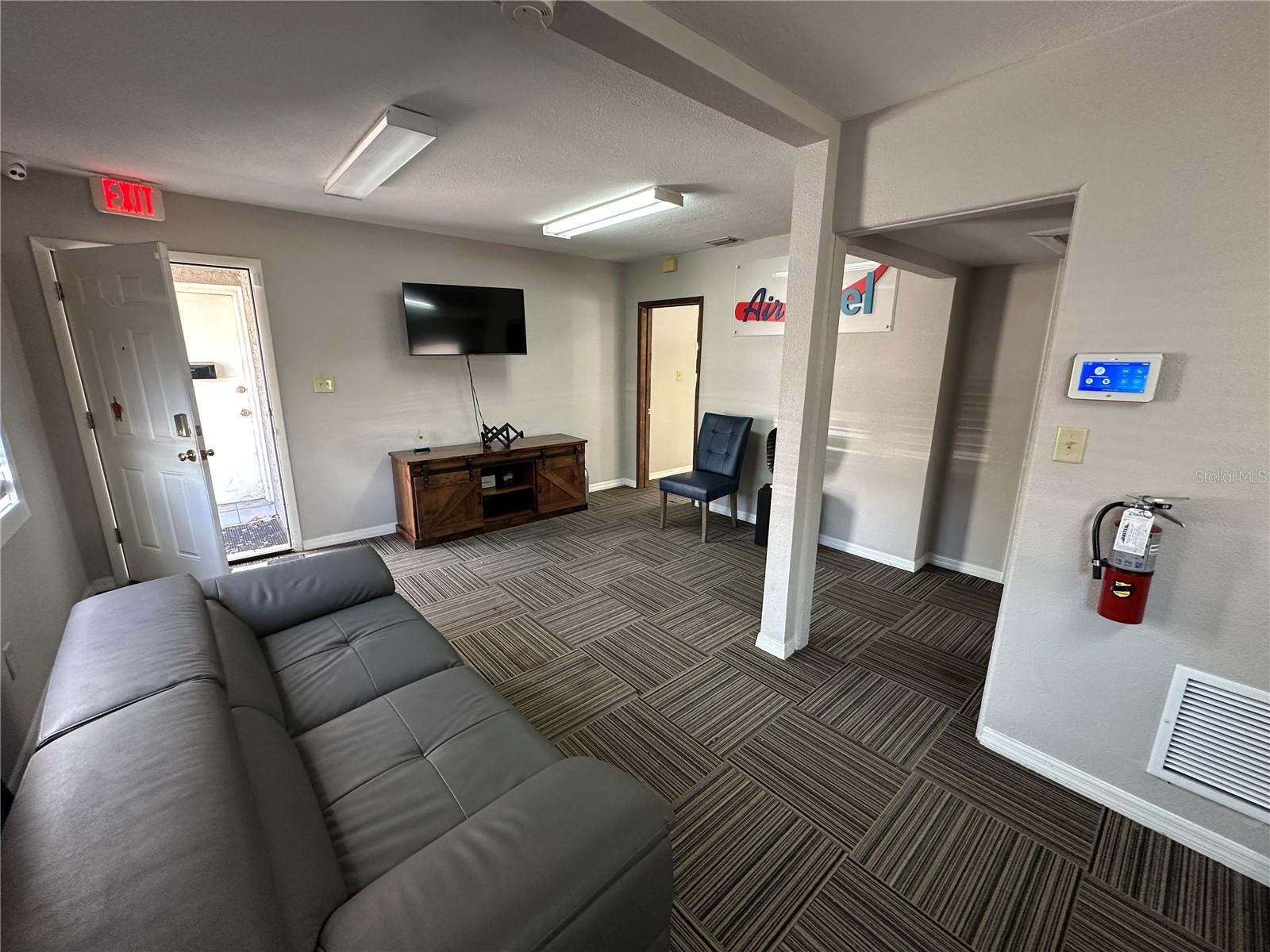 1020 N PINE HILLS RD, ORLANDO, FL, 32808