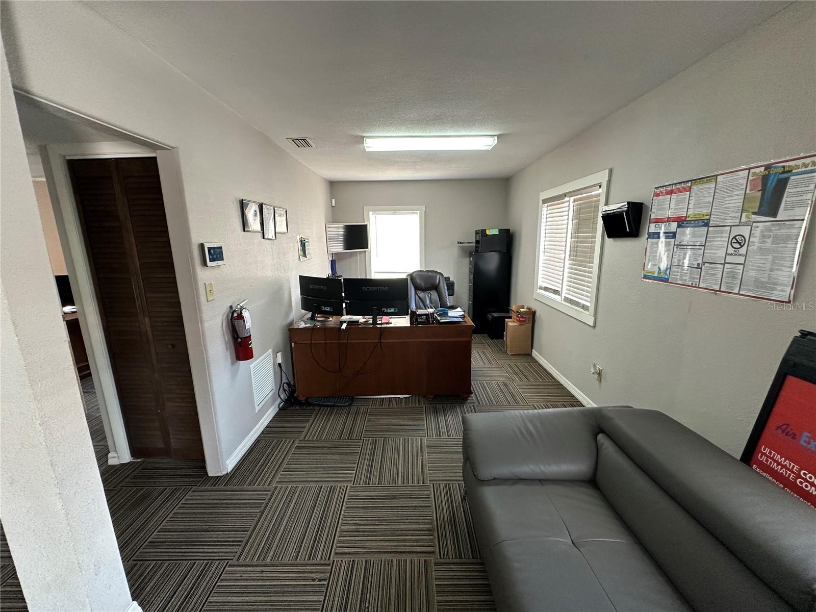 1020 N PINE HILLS RD, ORLANDO, FL, 32808