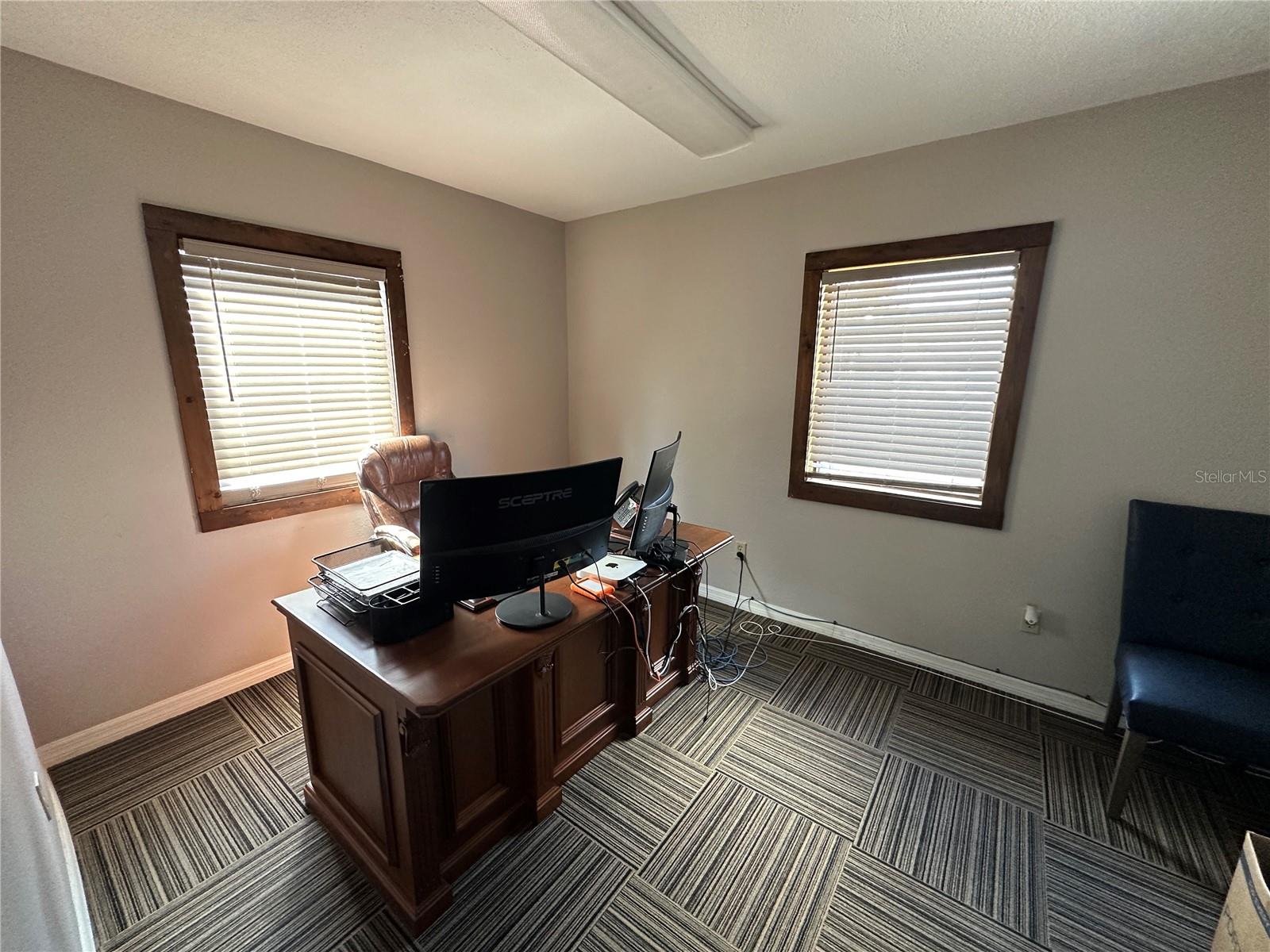 1020 N PINE HILLS RD, ORLANDO, FL, 32808