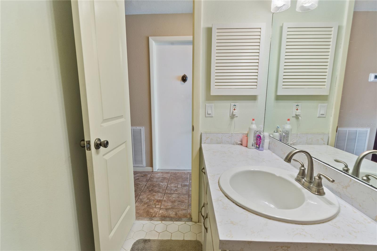 111 LAS FLORES, WINTER HAVEN, FL, 33884