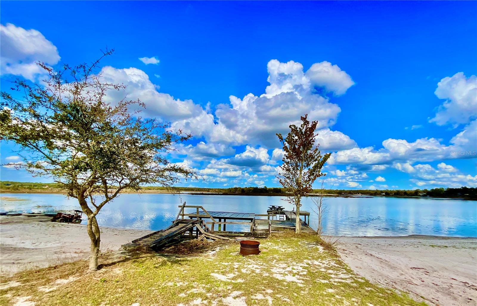 106 E SUNNYSIDE BEACH RD, HAWTHORNE, FL, 32640