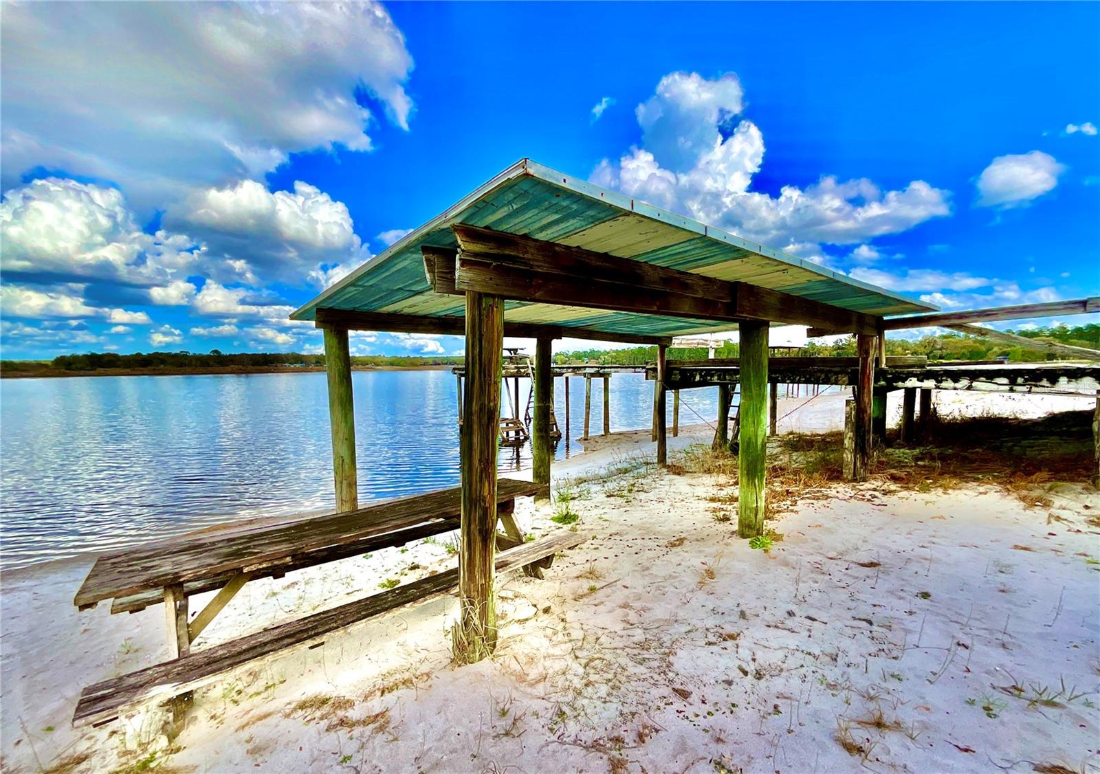 106 E SUNNYSIDE BEACH RD, HAWTHORNE, FL, 32640