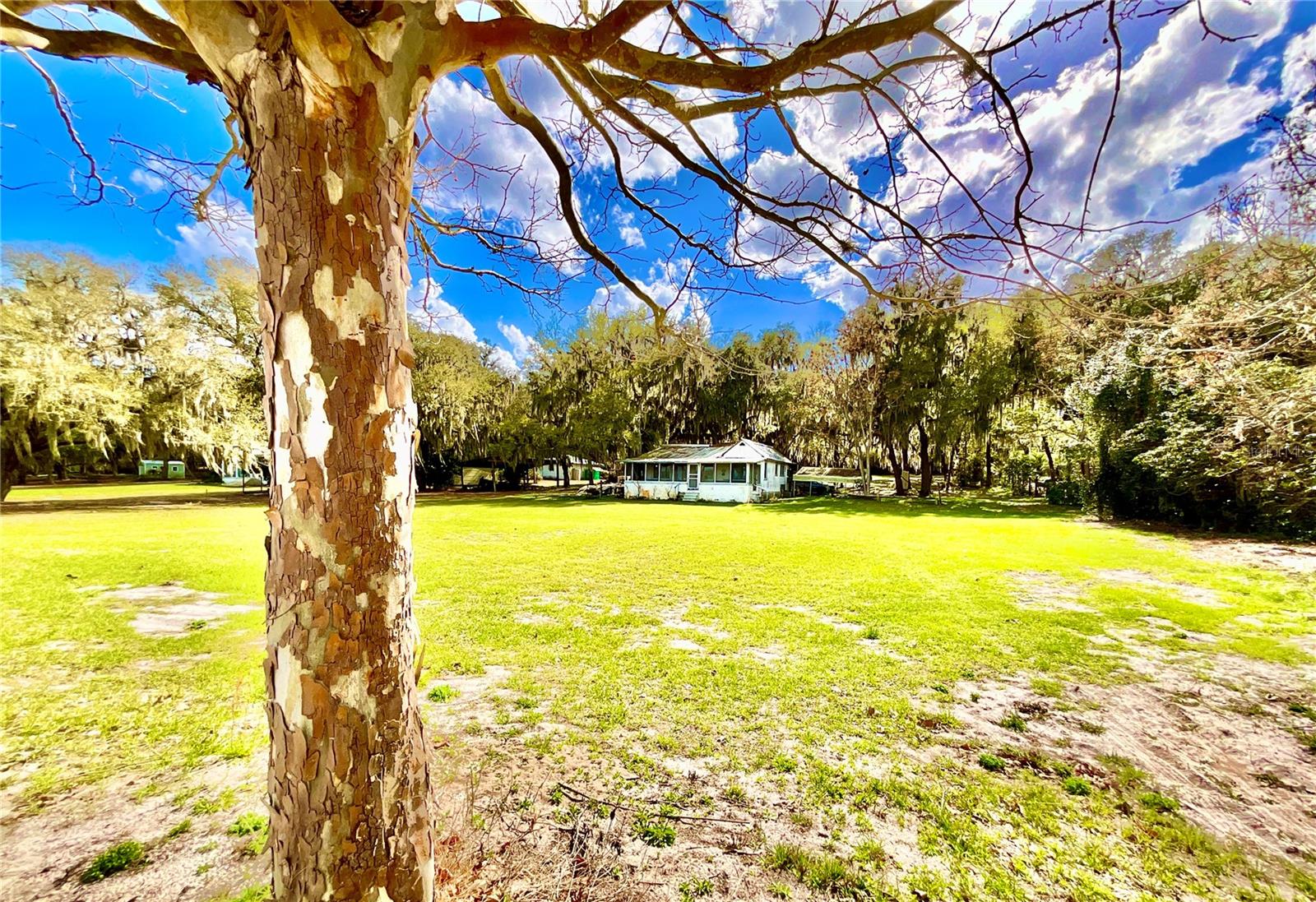 106 E SUNNYSIDE BEACH RD, HAWTHORNE, FL, 32640