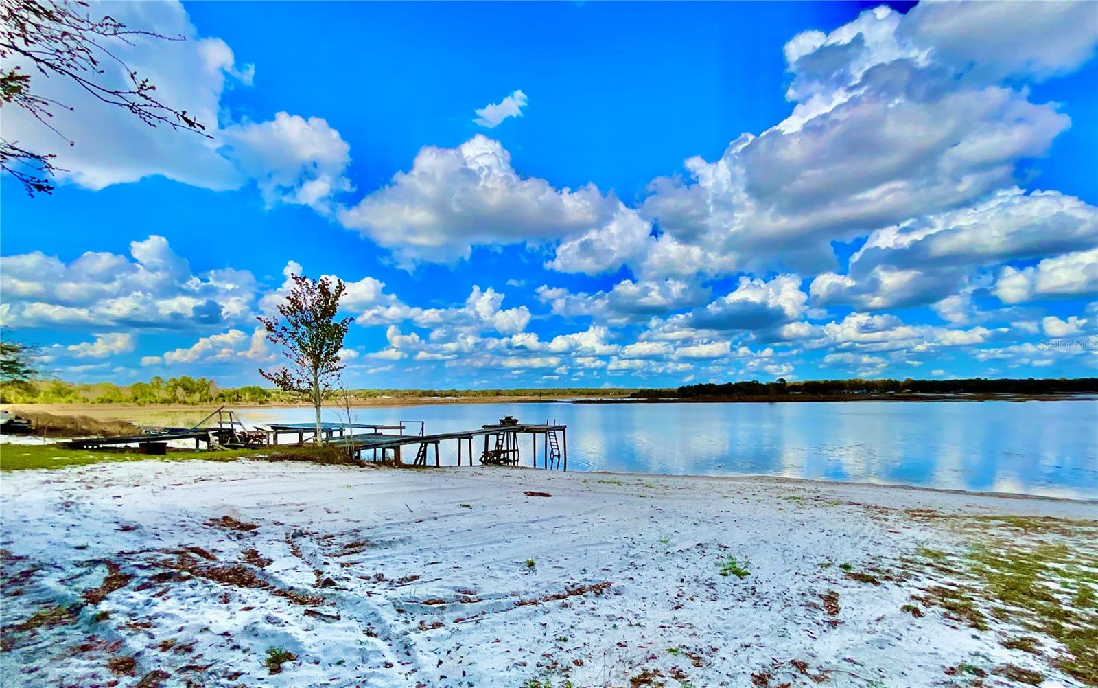 106 E SUNNYSIDE BEACH RD, HAWTHORNE, FL, 32640