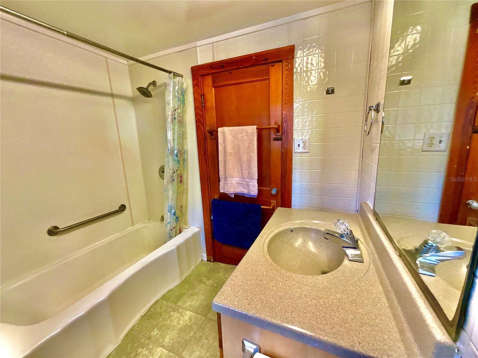 106 E SUNNYSIDE BEACH RD, HAWTHORNE, FL, 32640