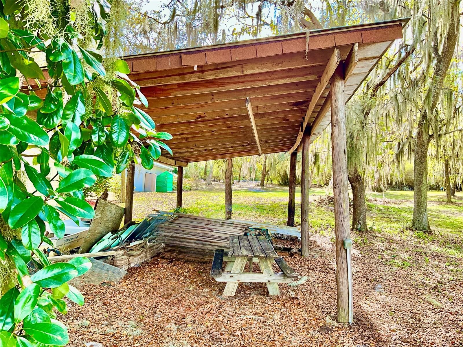 106 E SUNNYSIDE BEACH RD, HAWTHORNE, FL, 32640